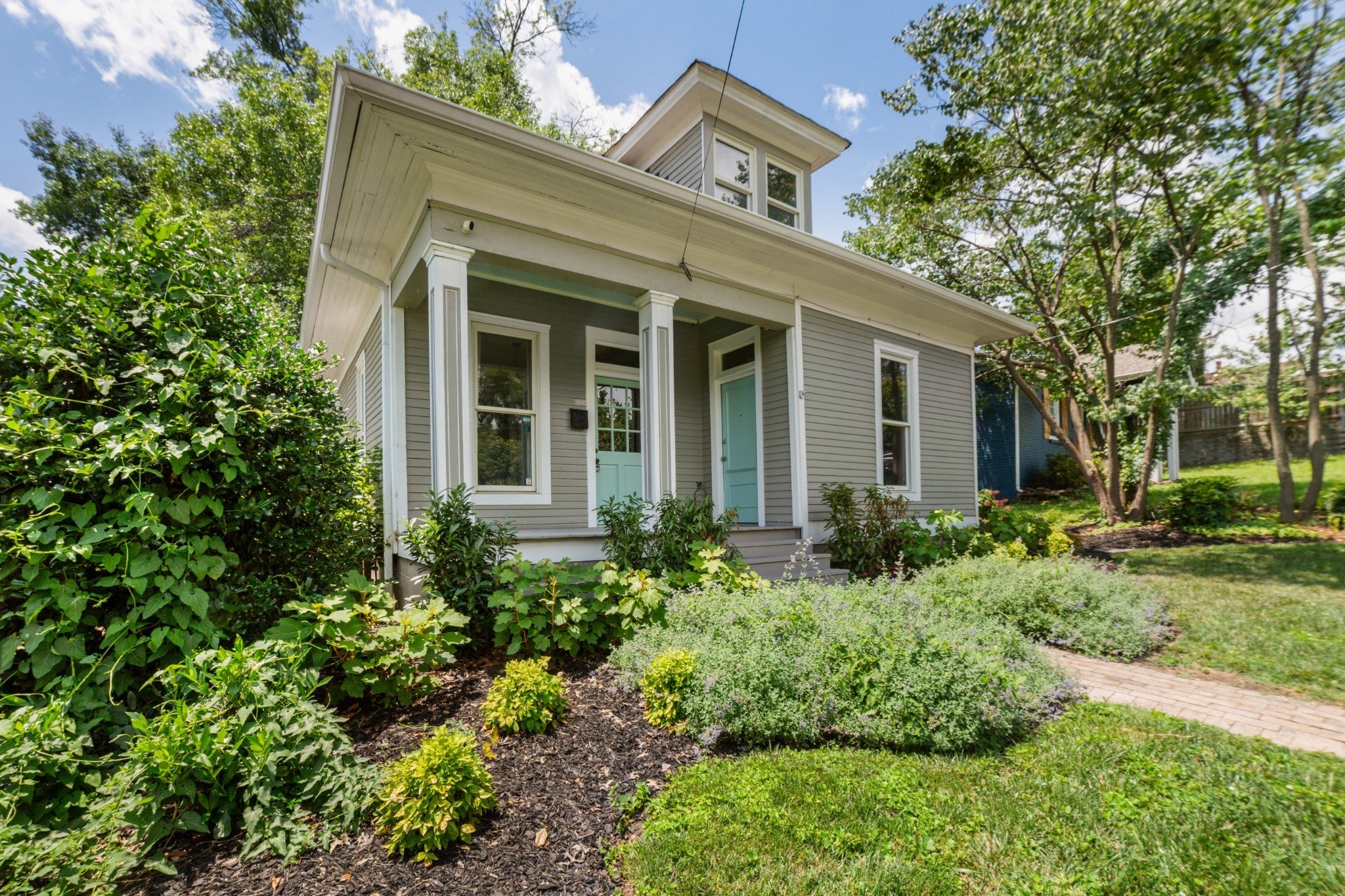 4.0-bed rental at 1904 Long Ave