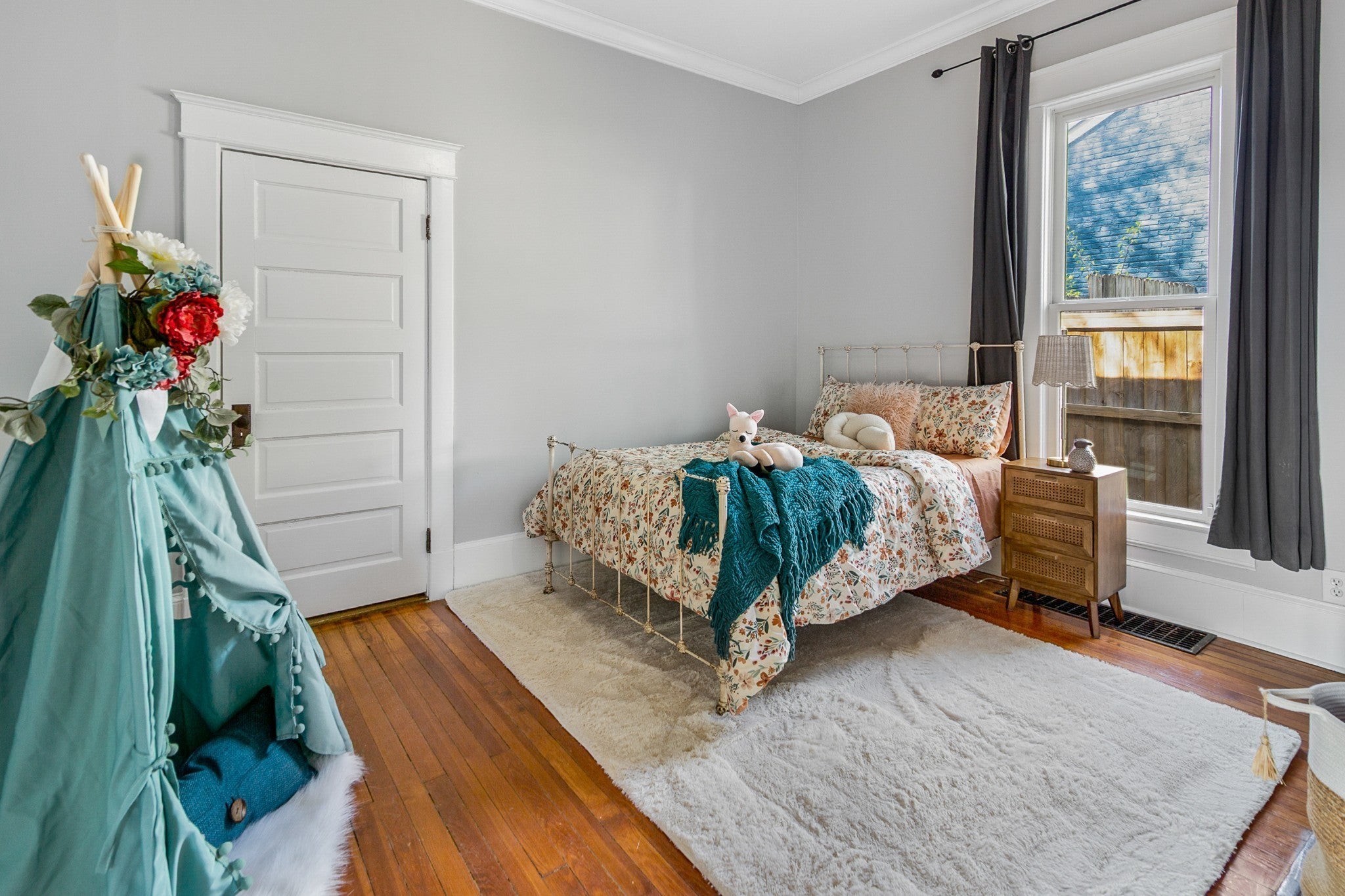 1904 Long Ave