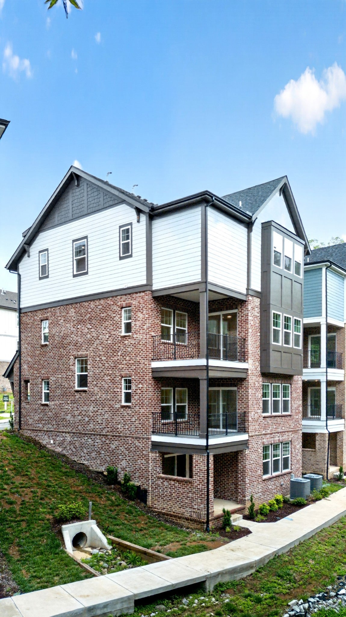 120 Honeywine St