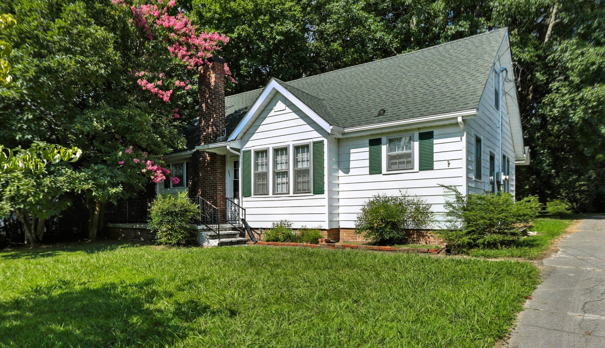 735 Gracey Ave