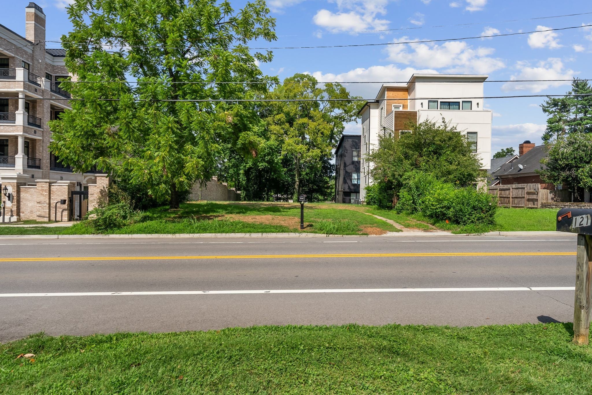 listing at 122 Woodmont Blvd, Nashville