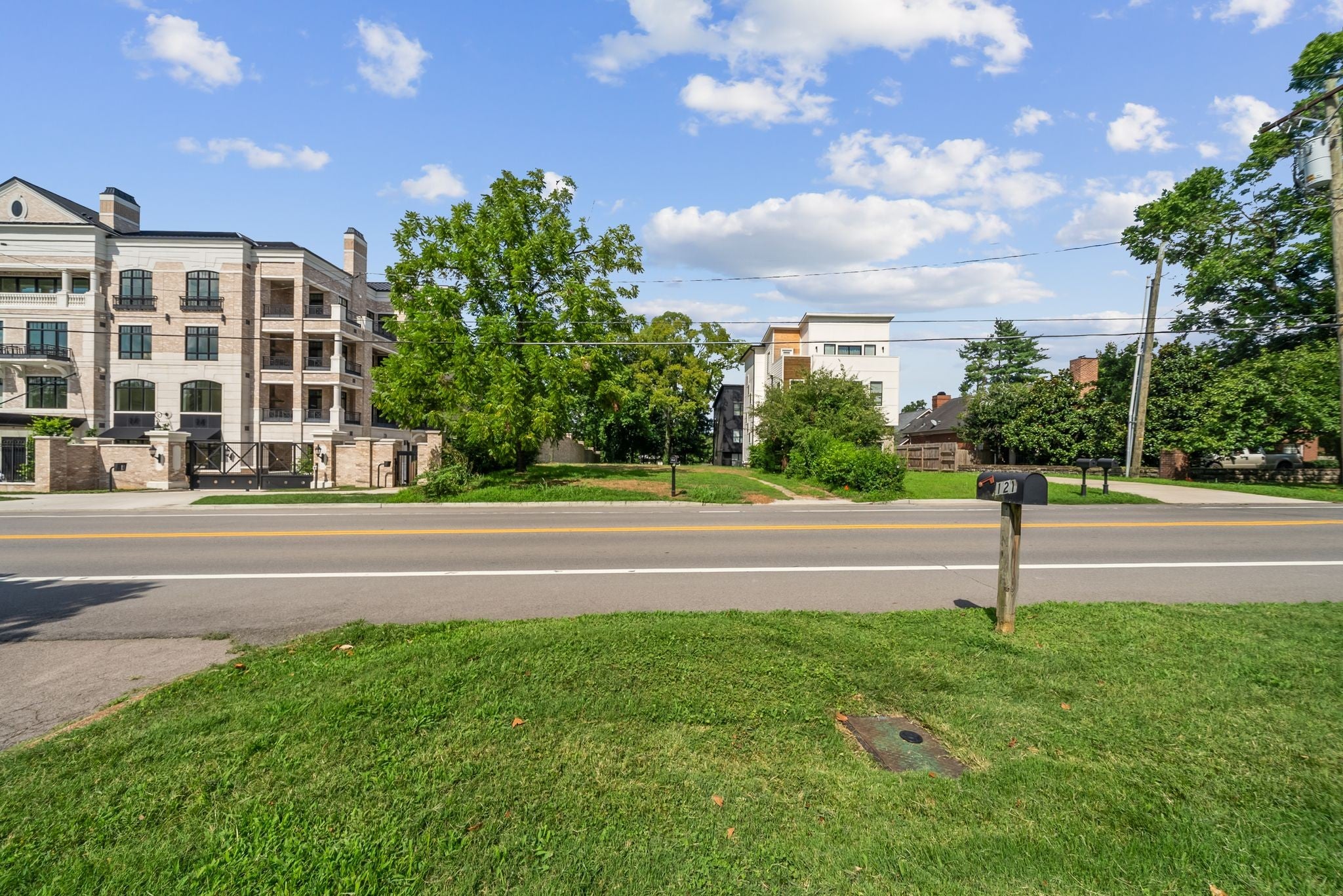 122 Woodmont Blvd
