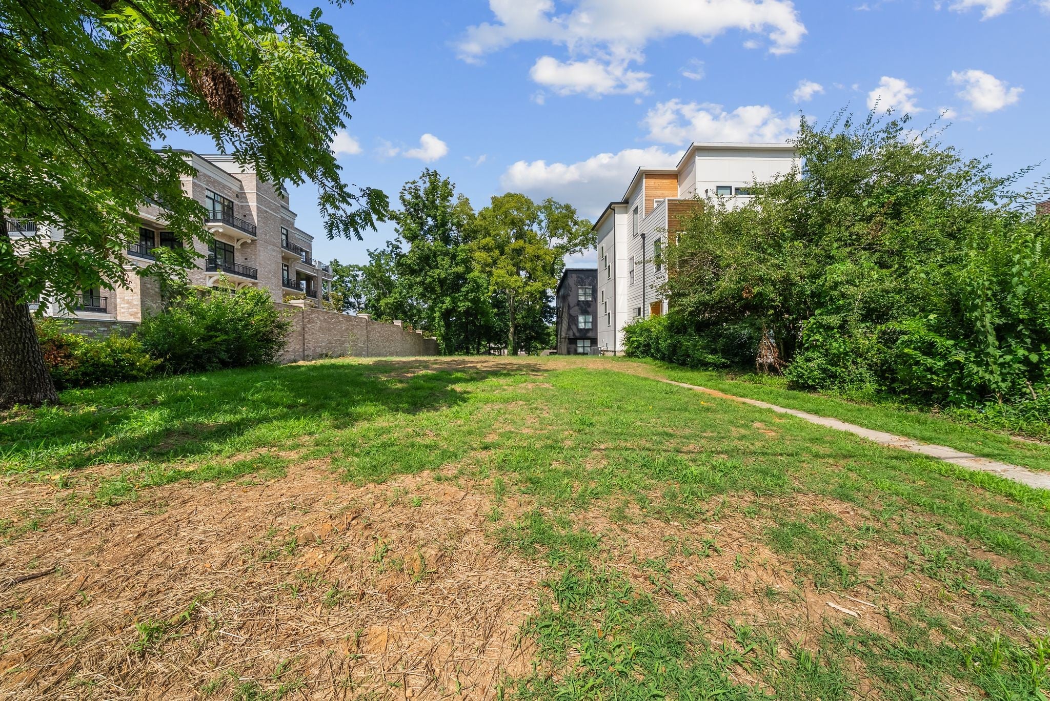 122 Woodmont Blvd