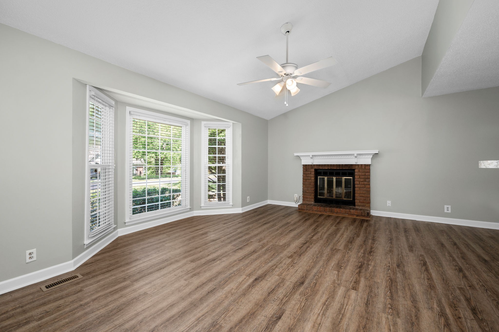 606 Belinda Pkwy
