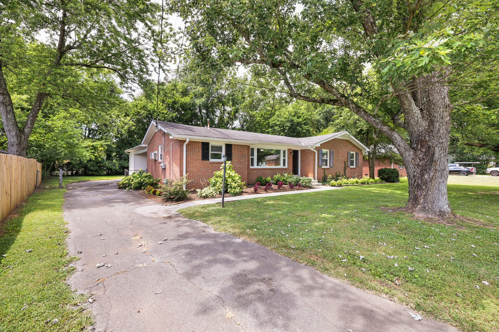 2010 Olympia Pl