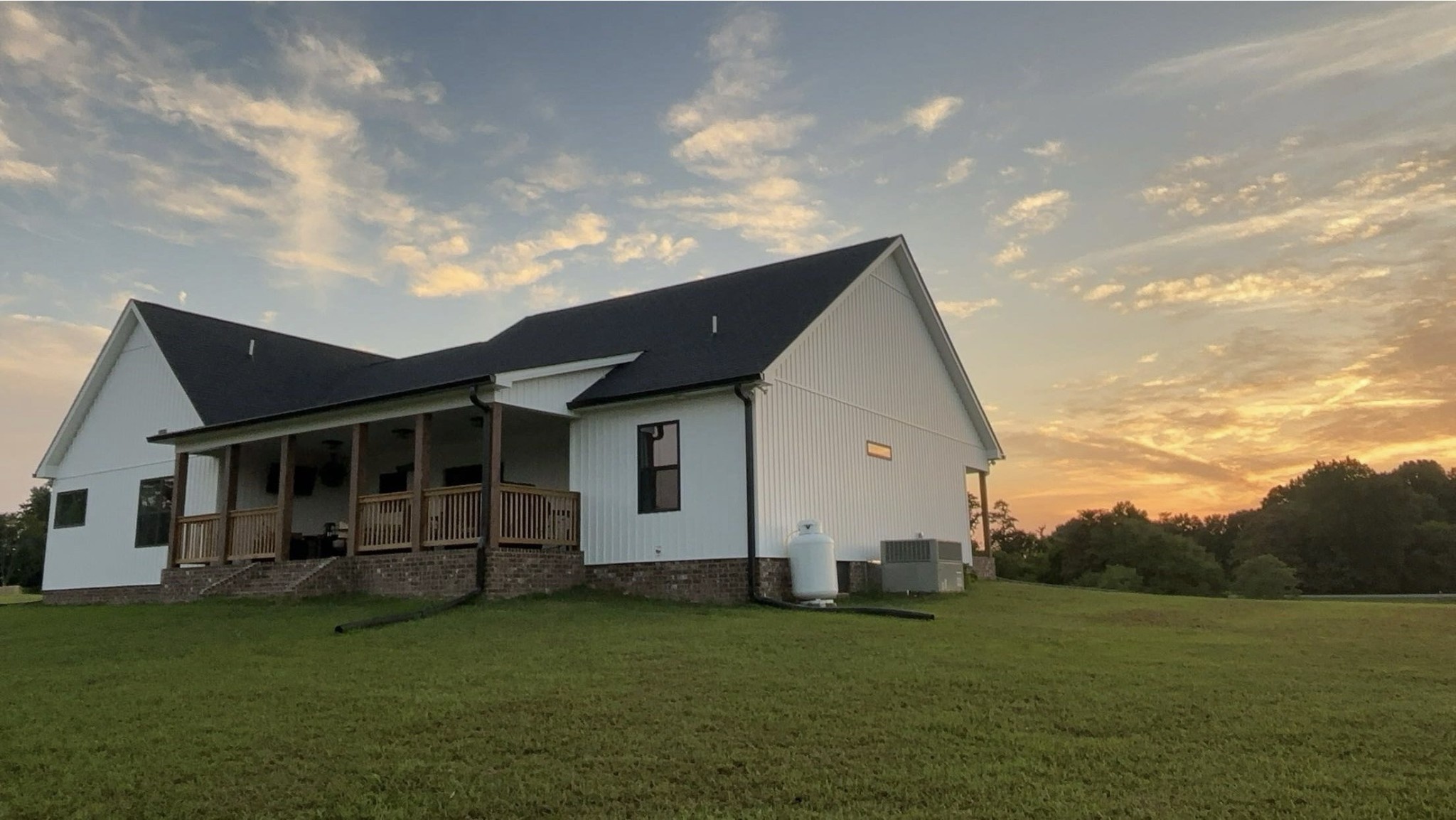 2590 Oakdale Rd