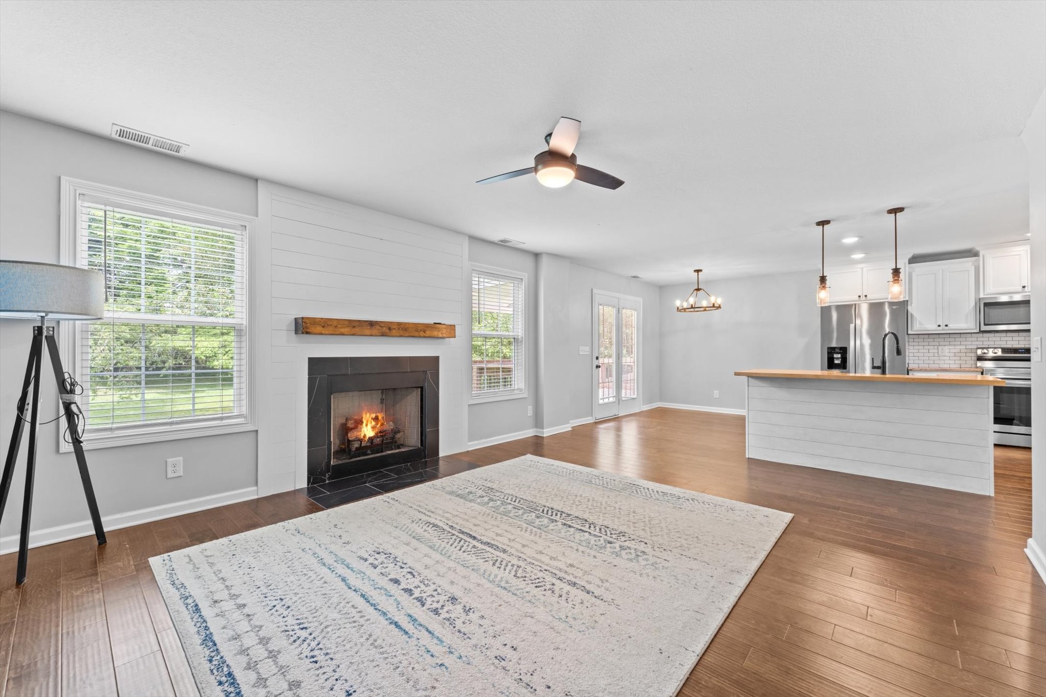 1237 Gentry Dr