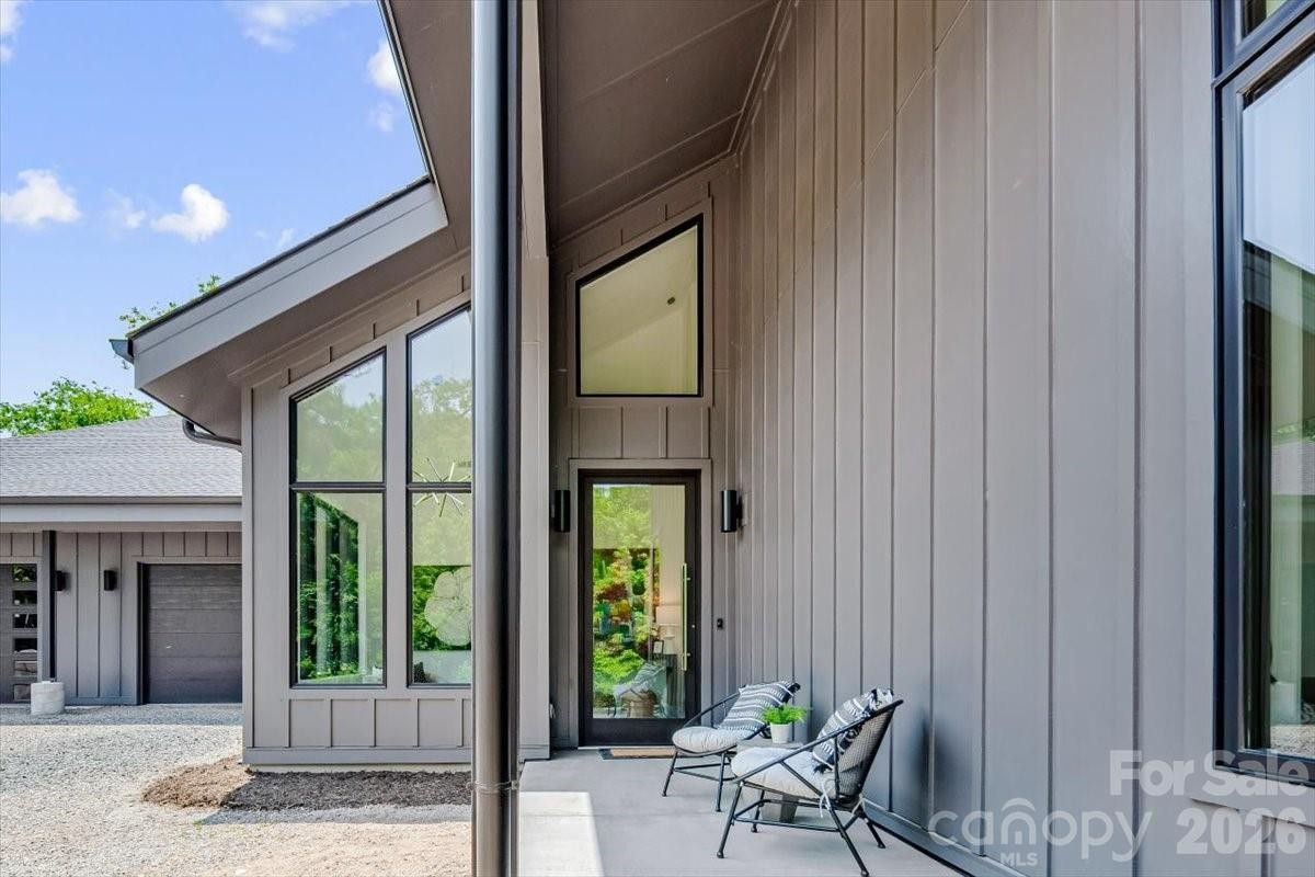 3304 Mar Vista Cir