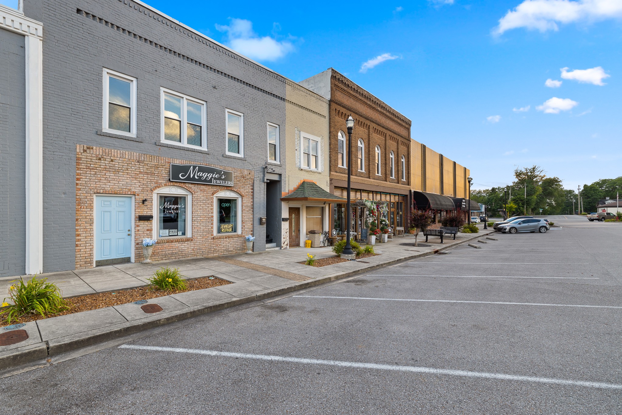 111 W Main St