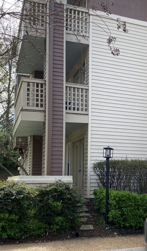204 Hillsboro Pl Nashville TN 37215