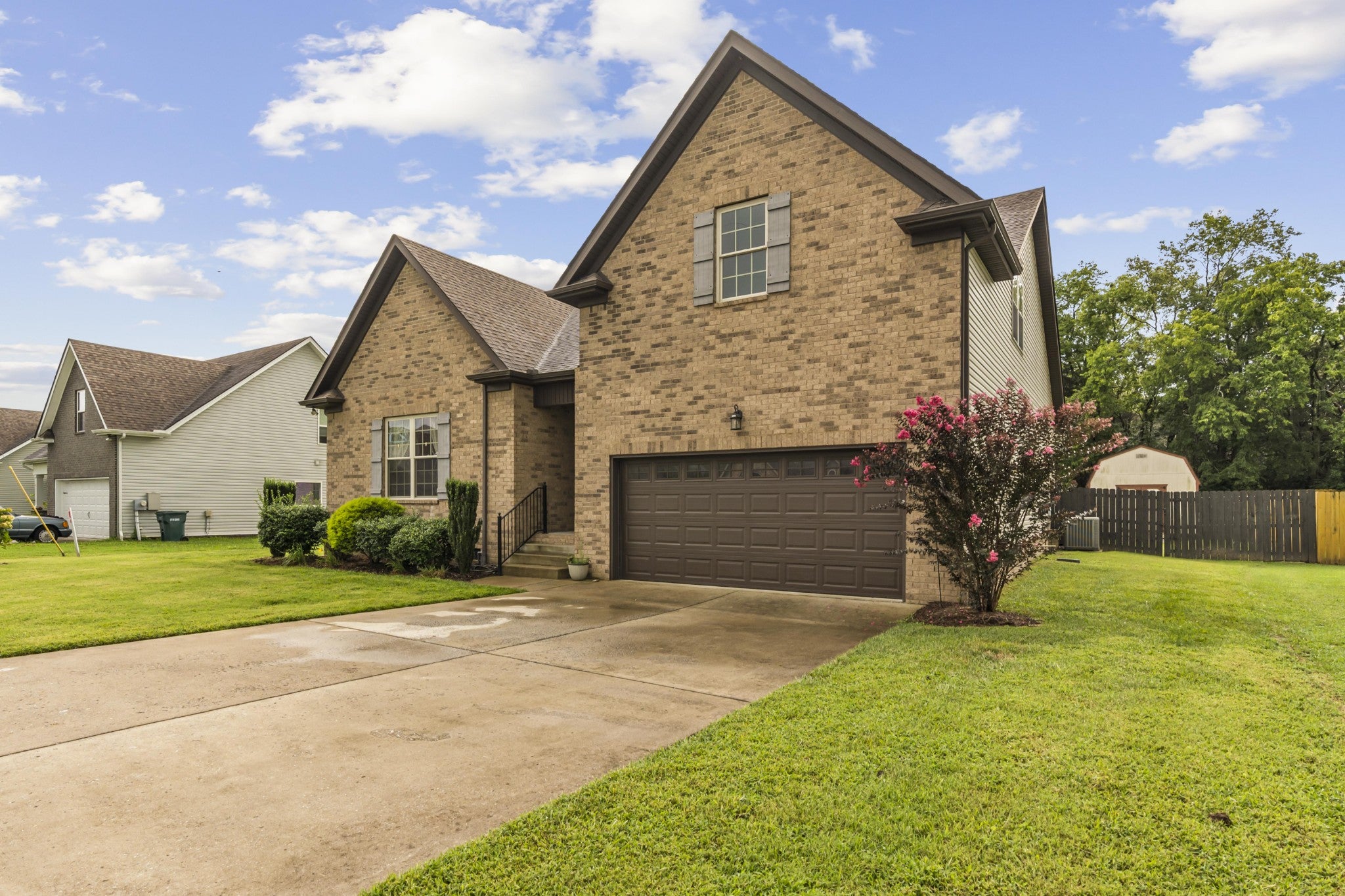 206 Hart Ln