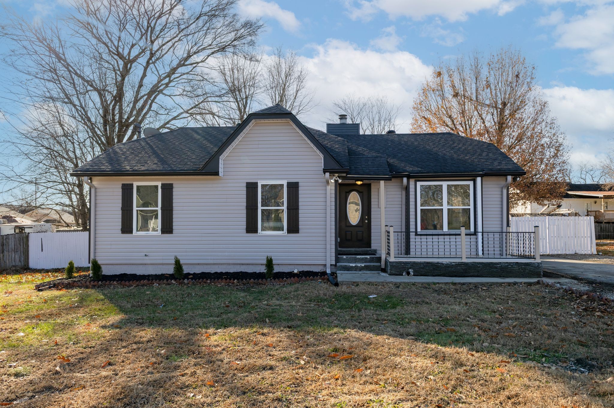 798 Summer Hill Ln E