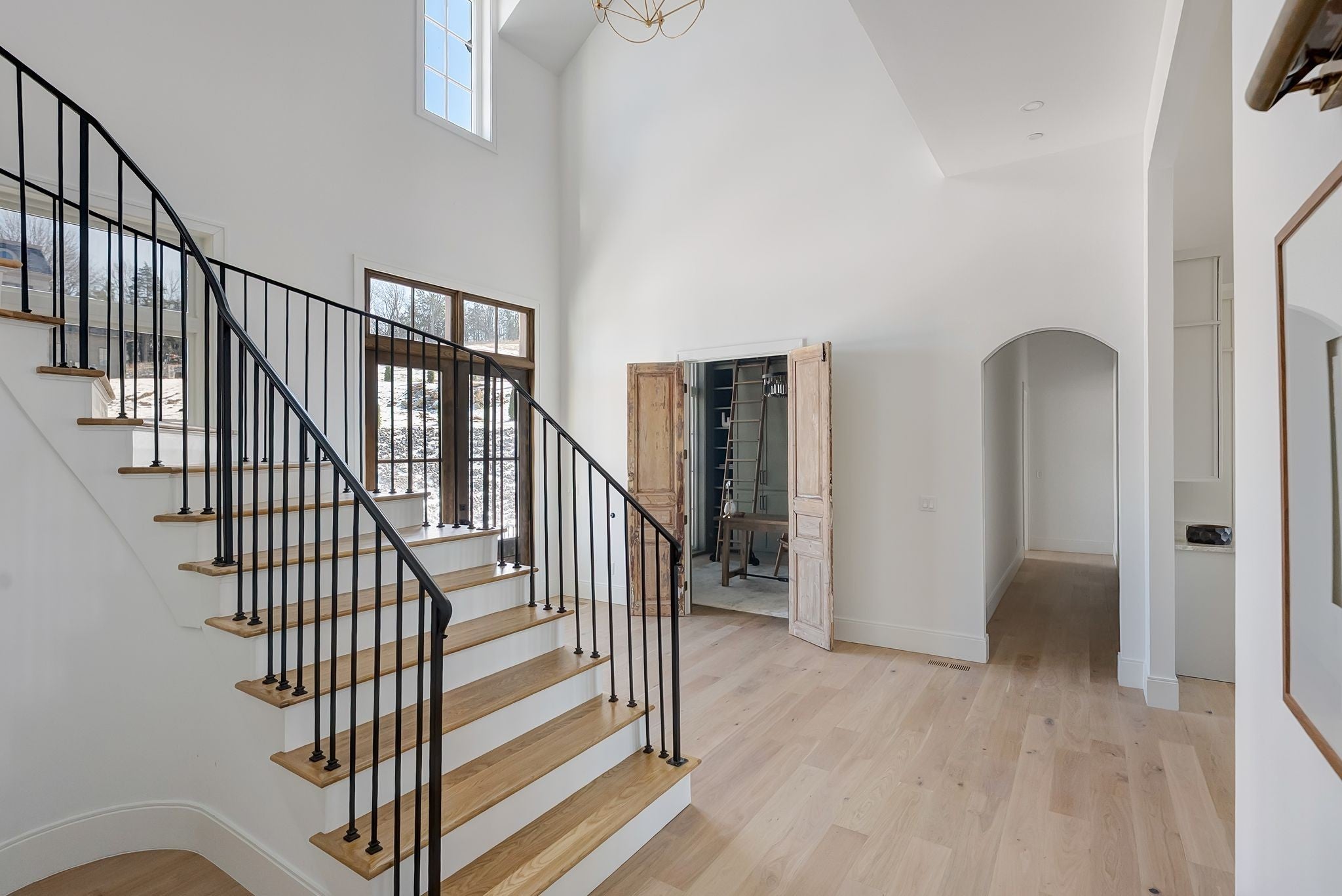 2420 Walter Way