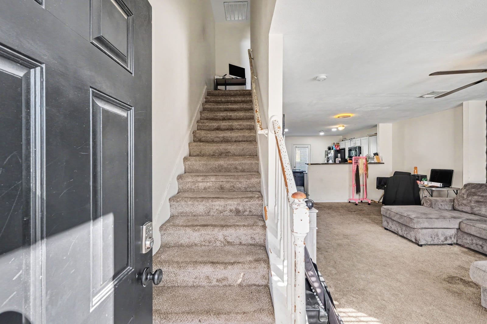 8048 Logan Dr