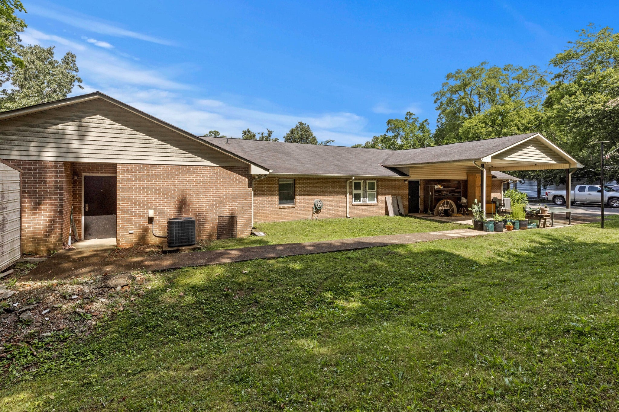 916 Glenwood Drive