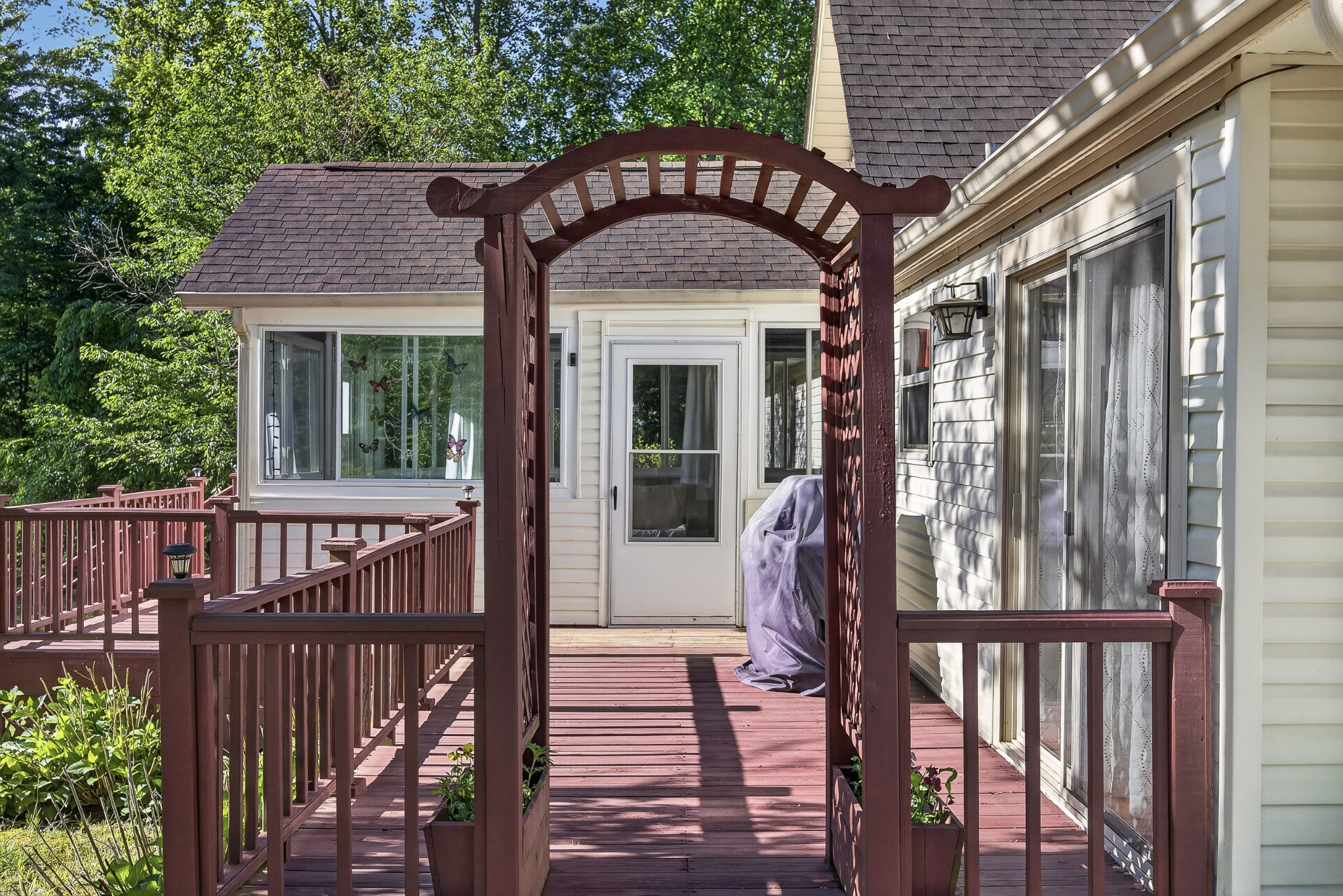 2704 New London Dr