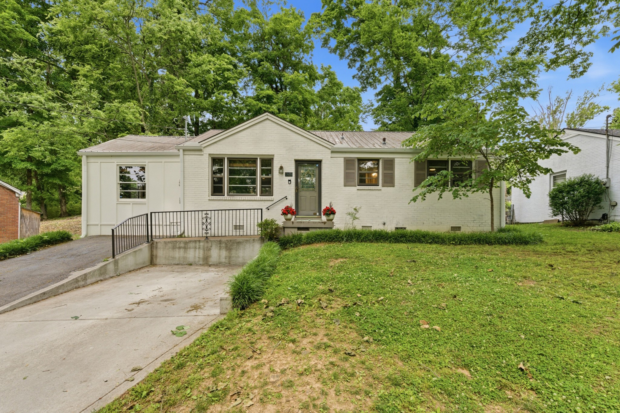 520 Cottonwood Dr