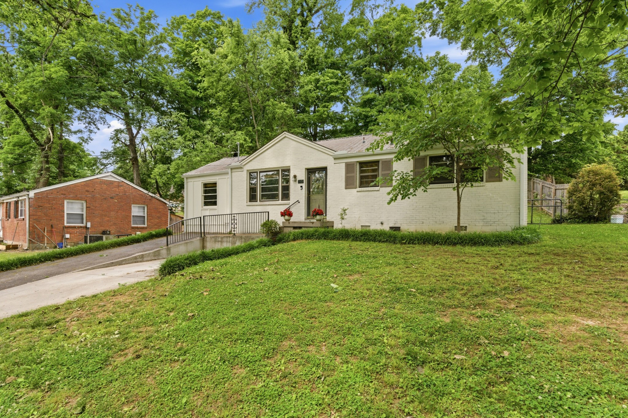 520 Cottonwood Dr