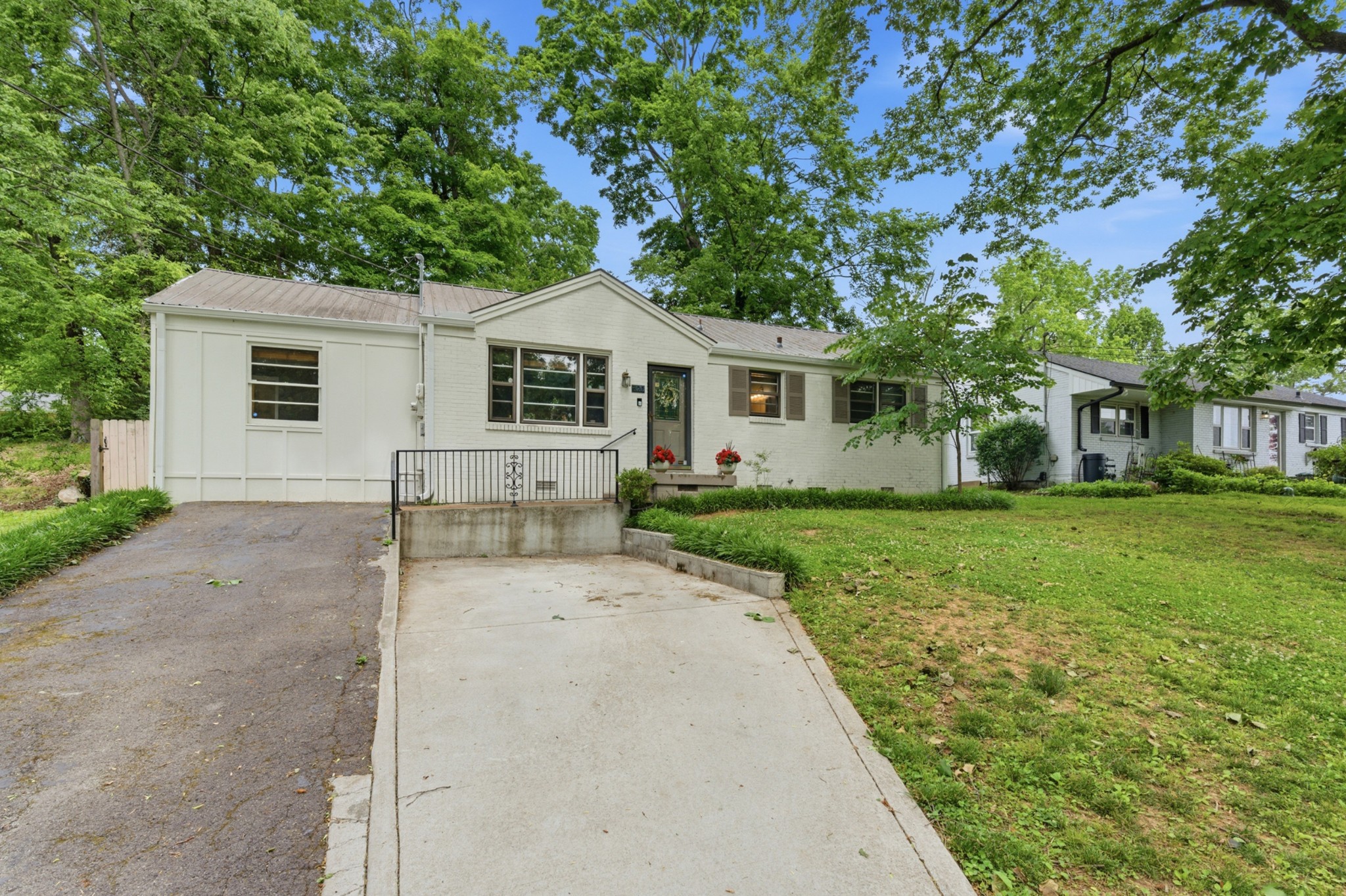 520 Cottonwood Dr