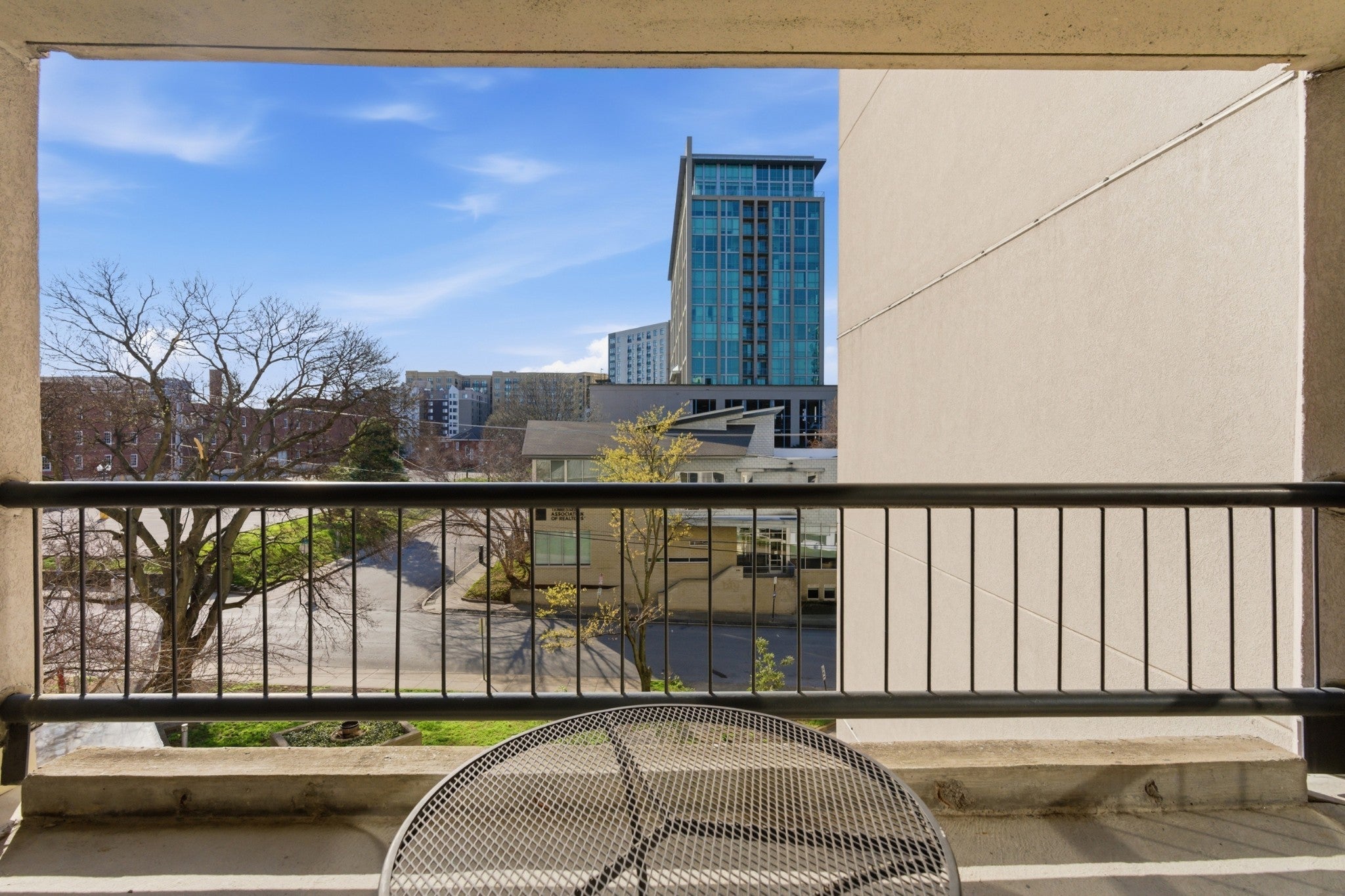 900 19th Ave S 401