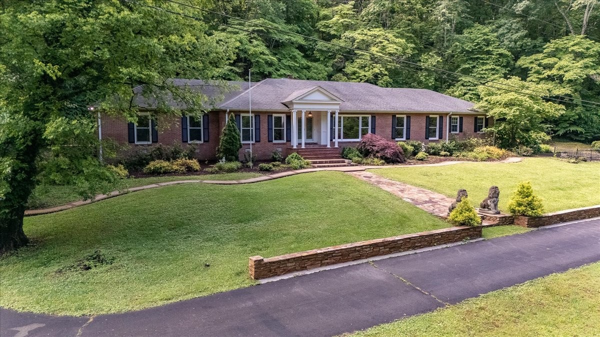 230 Raven Bluff Rd