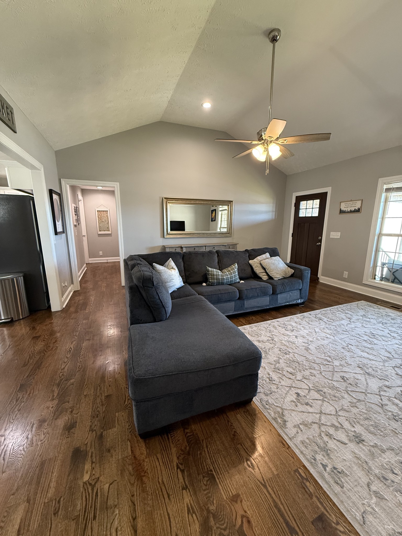 204 Rose Ln