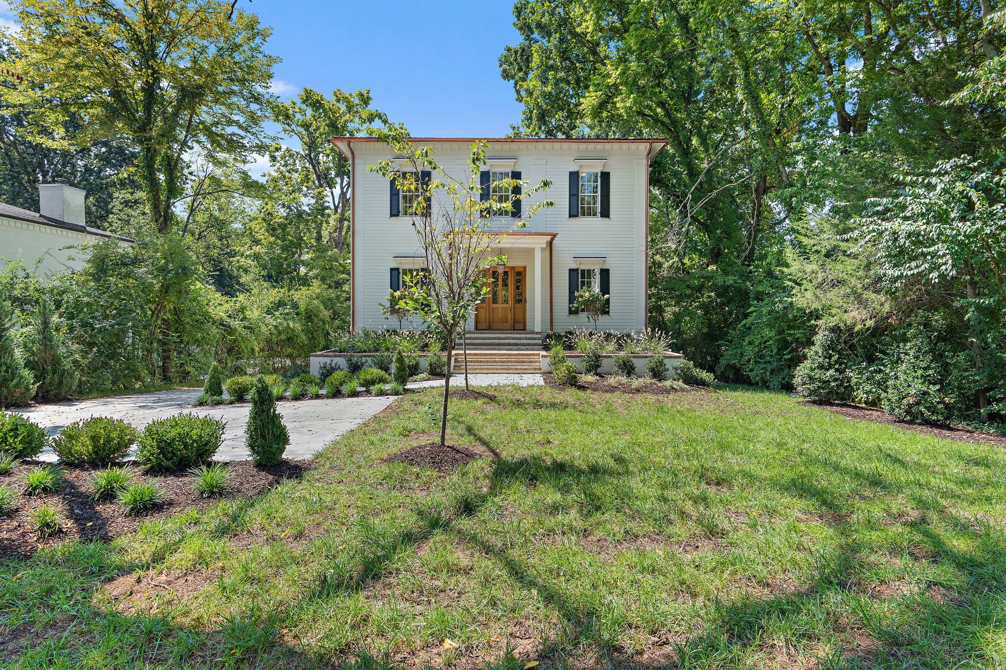 105 Bellevue Dr S