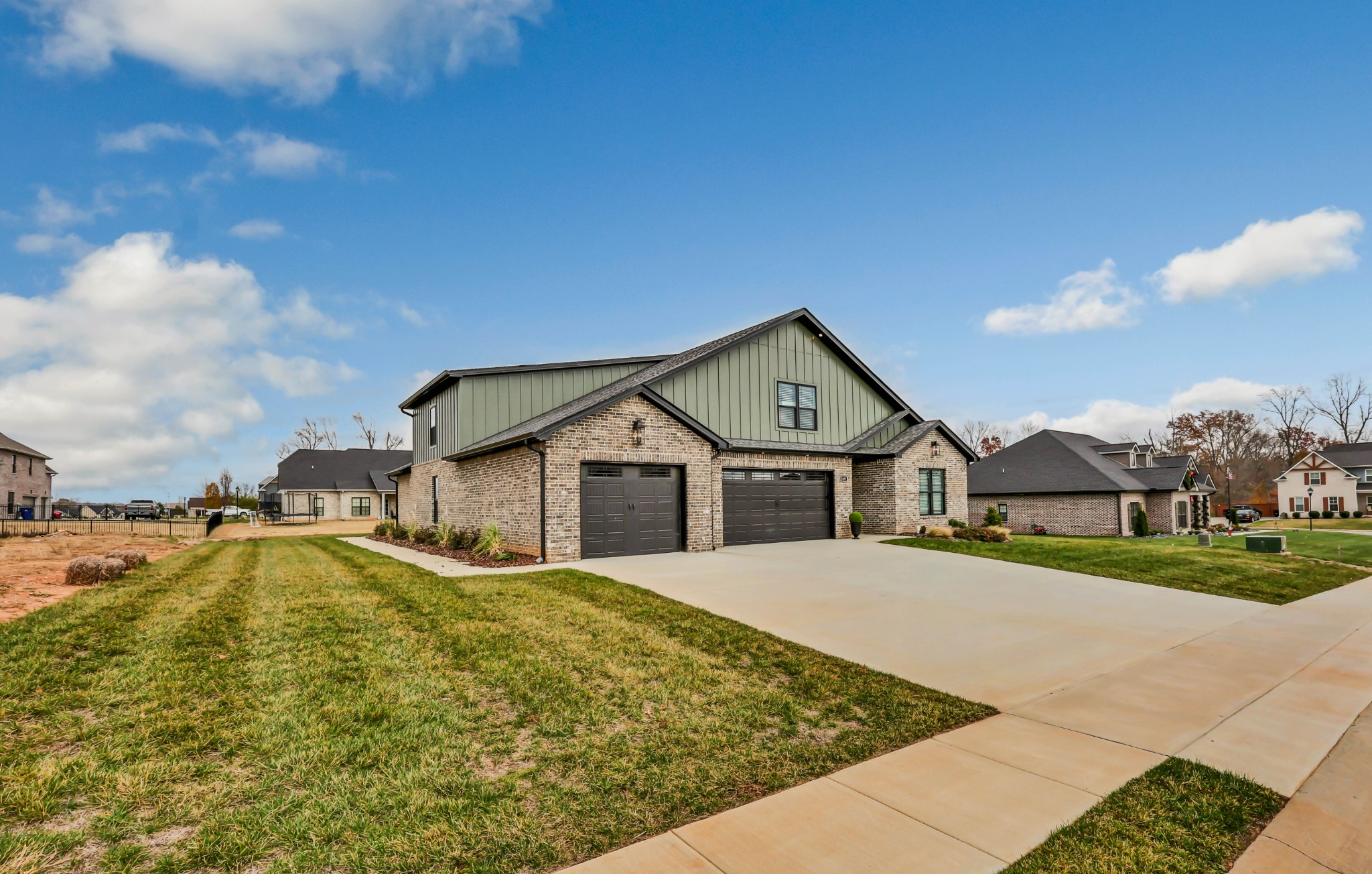 2477 Ellsworth Drive