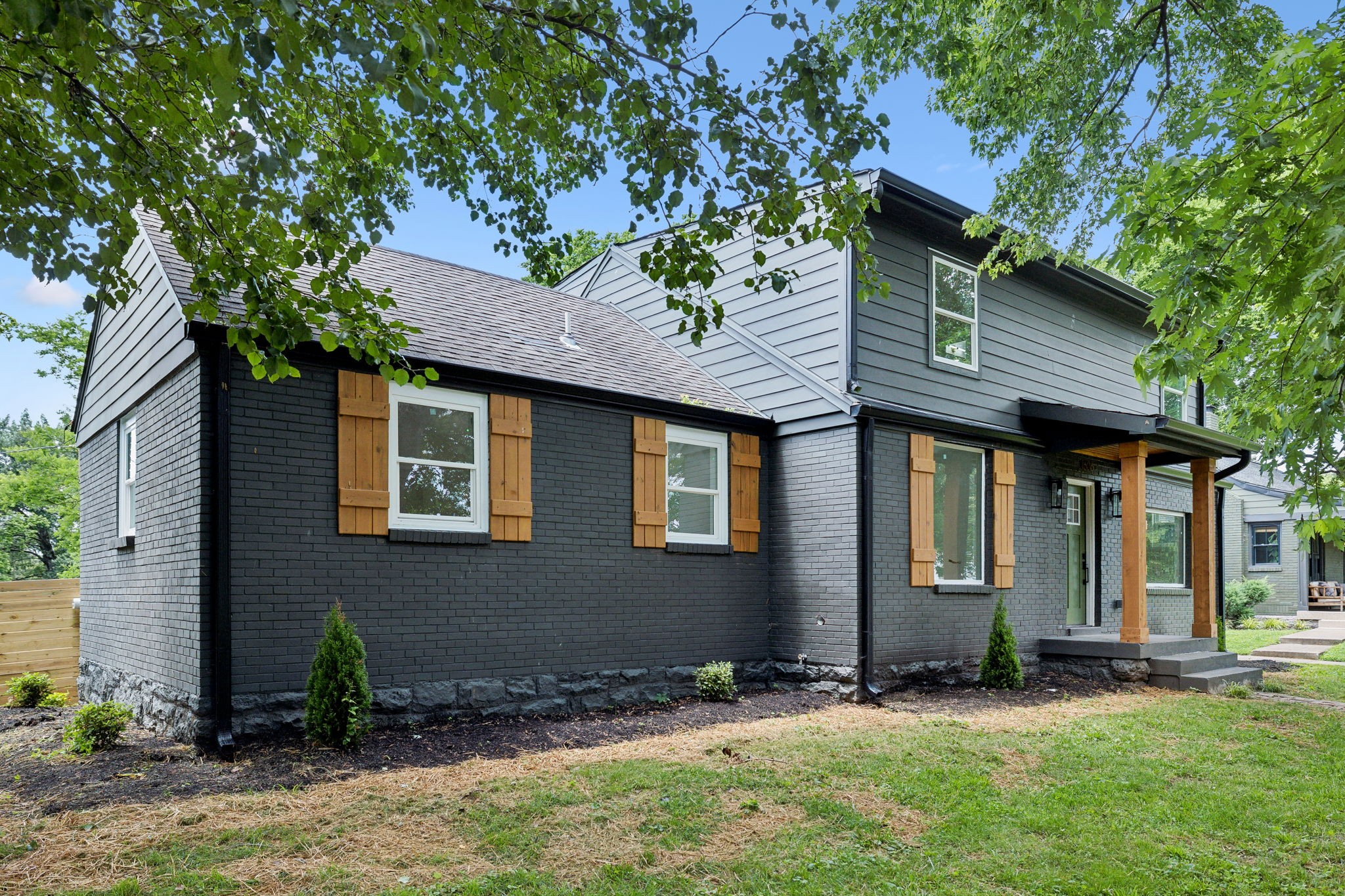 1606 Stratford Ave