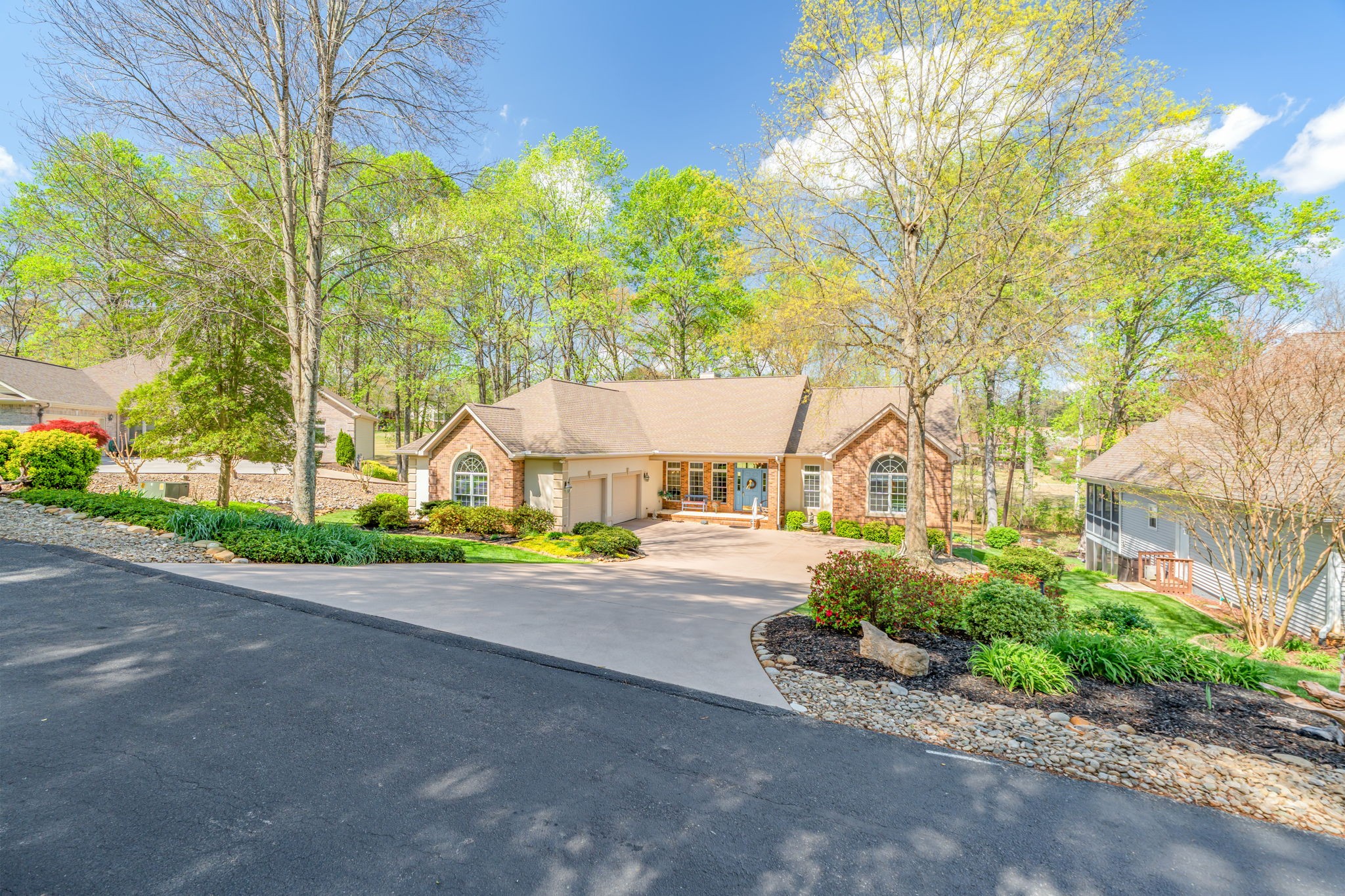 124 Geya Cir