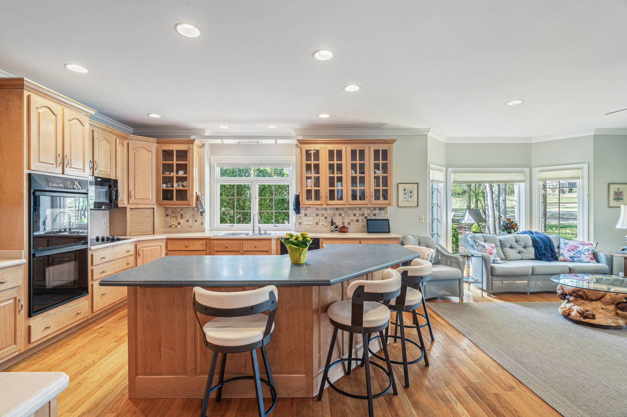 124 Geya Cir