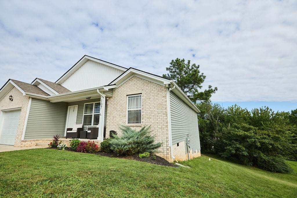 107 Sage Dr