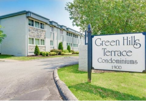 Photo of 1900 Richard Jones Rd #B211, Nashville, TN 37215 (MLS # 3169468)