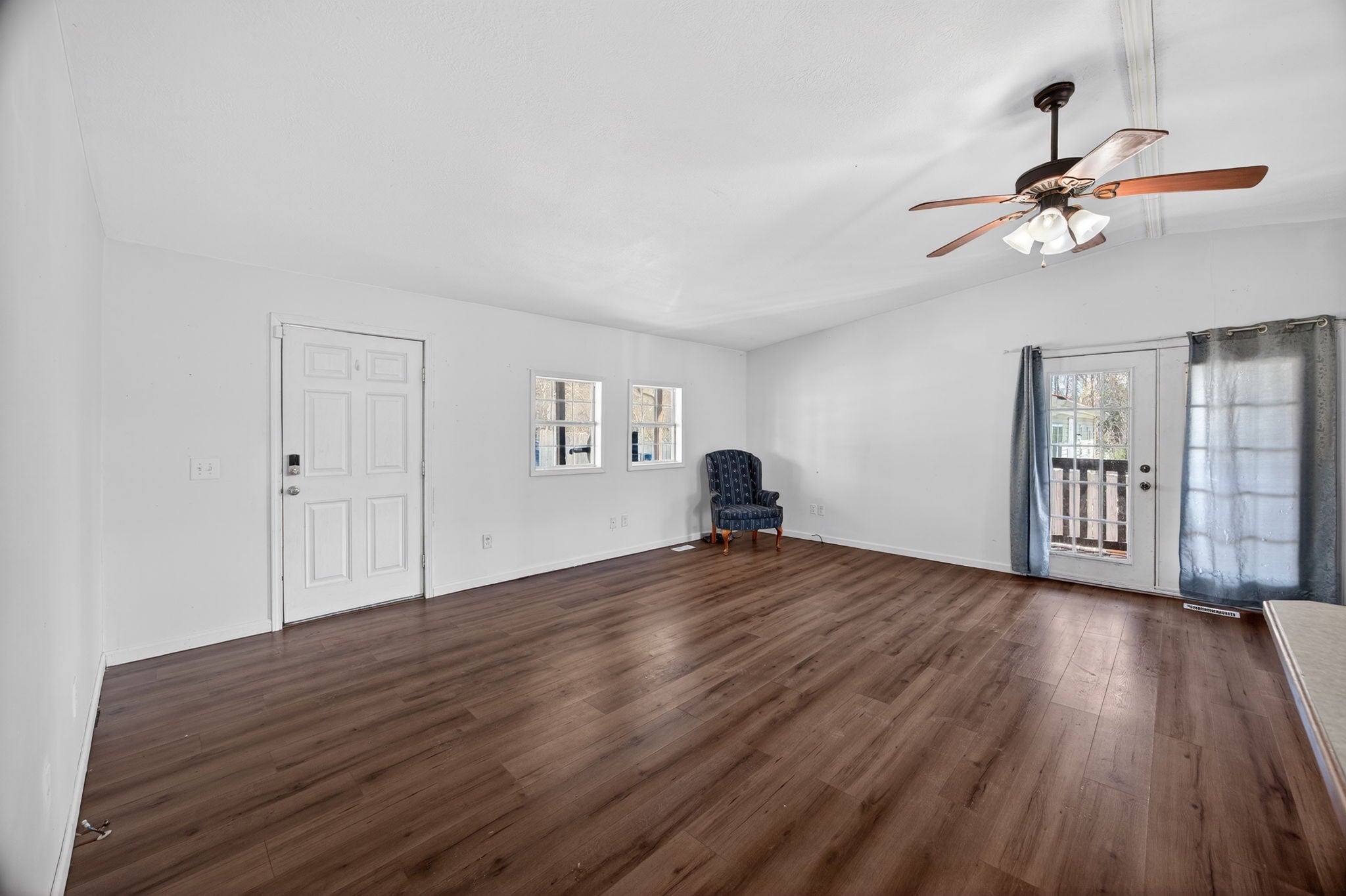 220 Pierce Ln