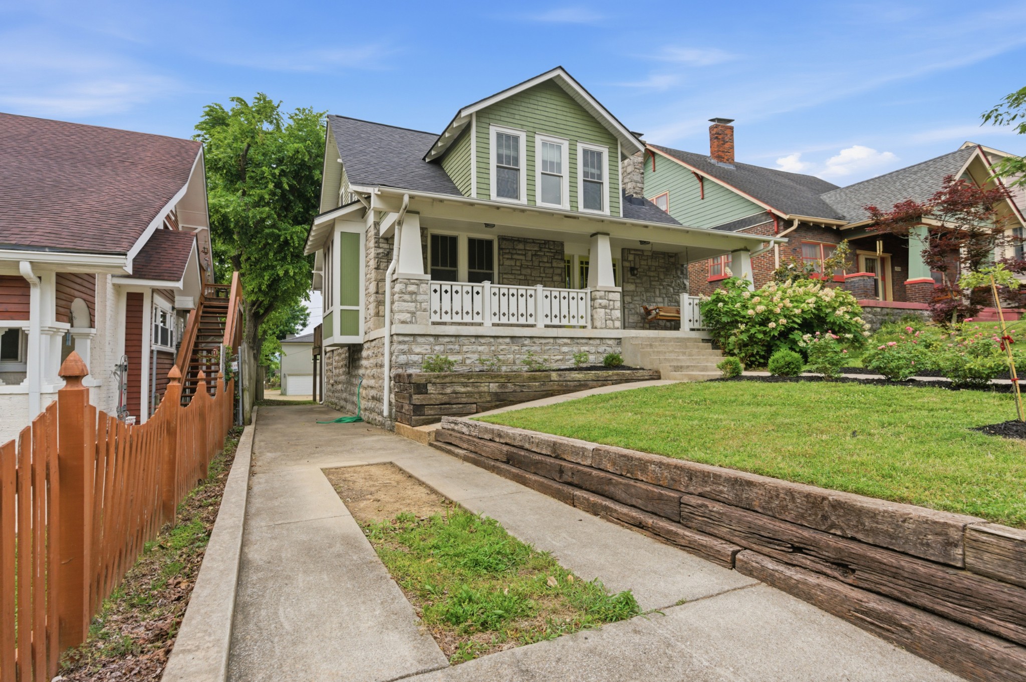 1303 Ashwood Ave