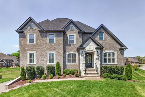 1014 Keeneland Dr Gallatin TN 37066