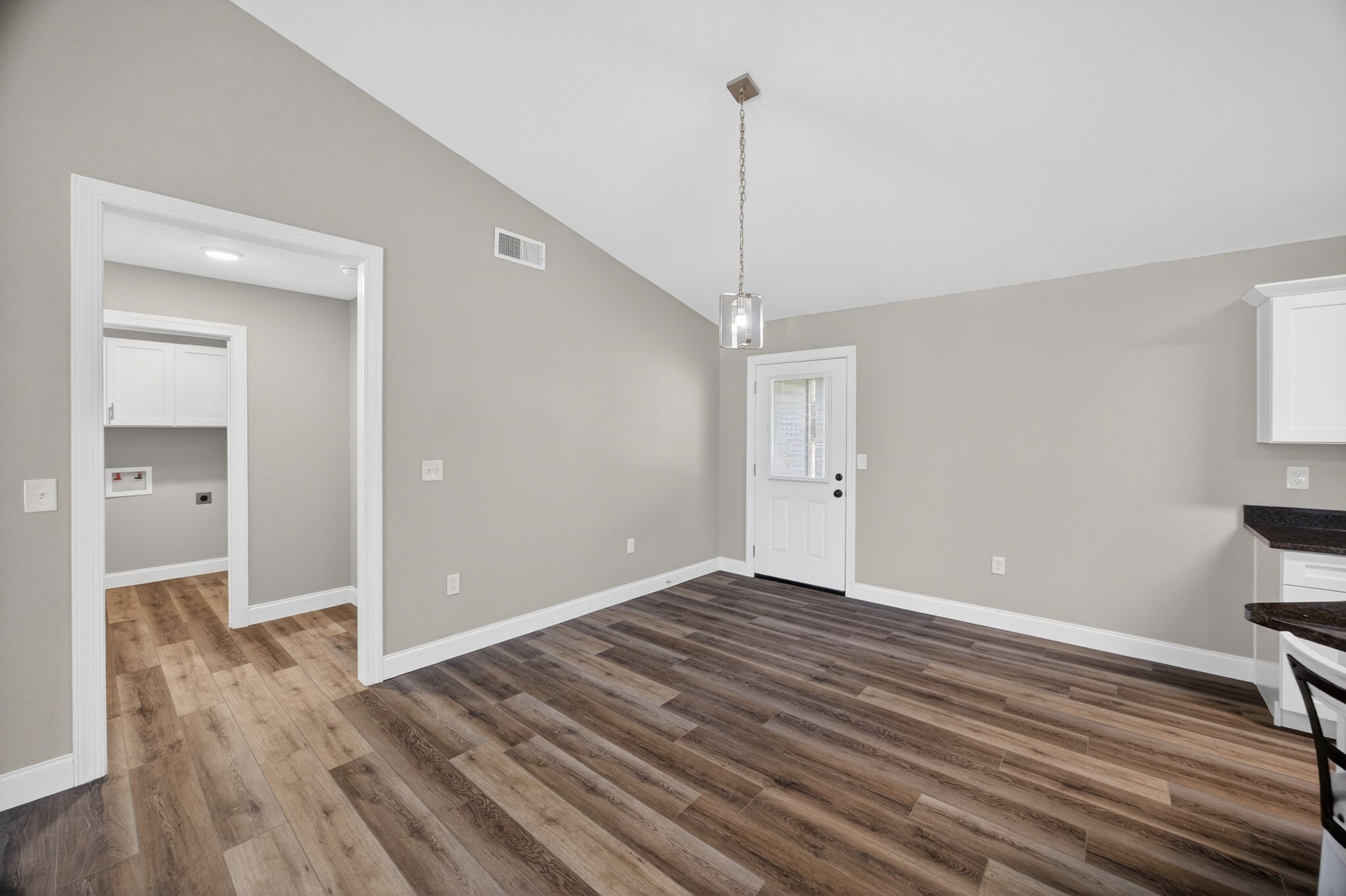 453 Hinch Mountain View Rd