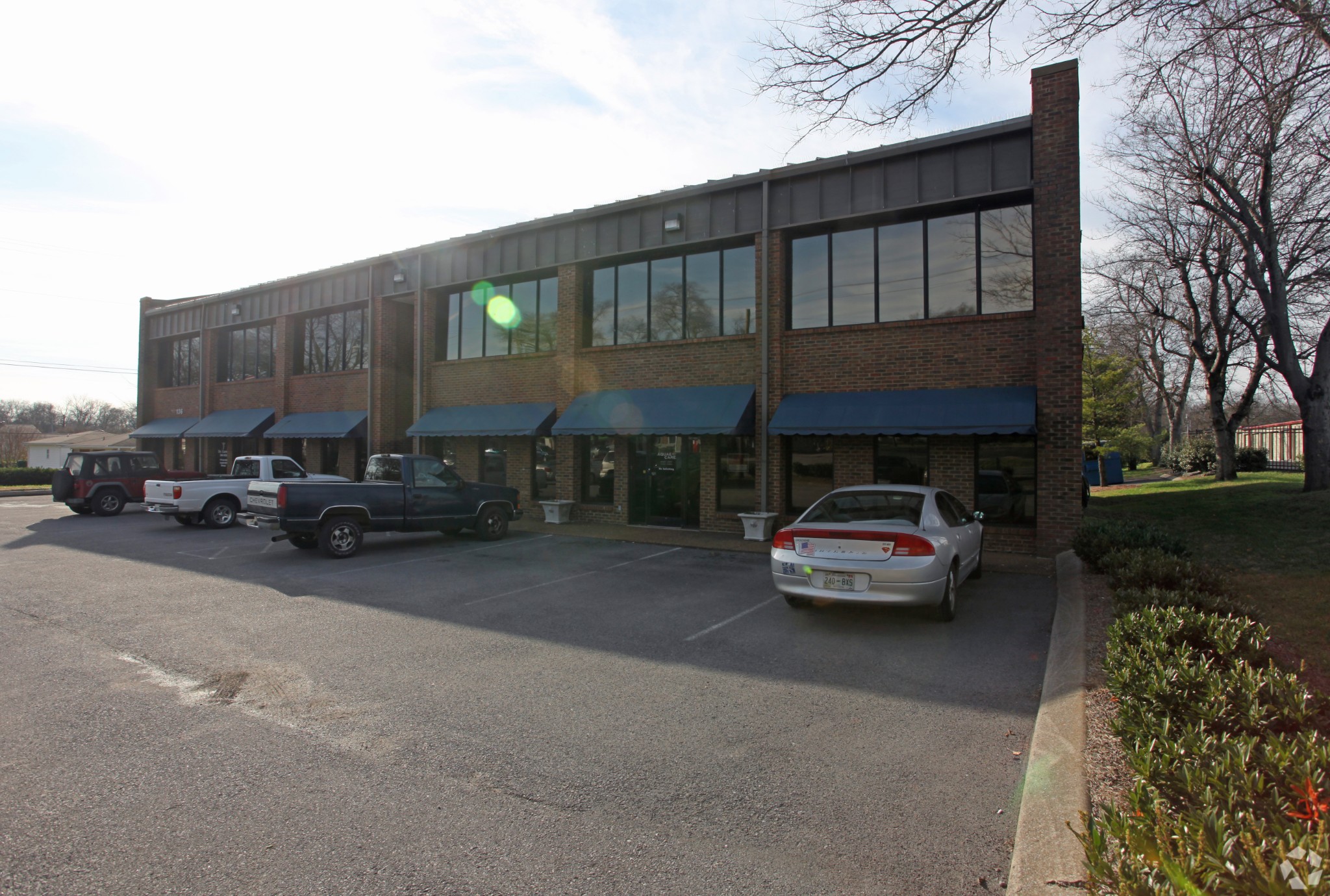 136 Walton Ferry Rd