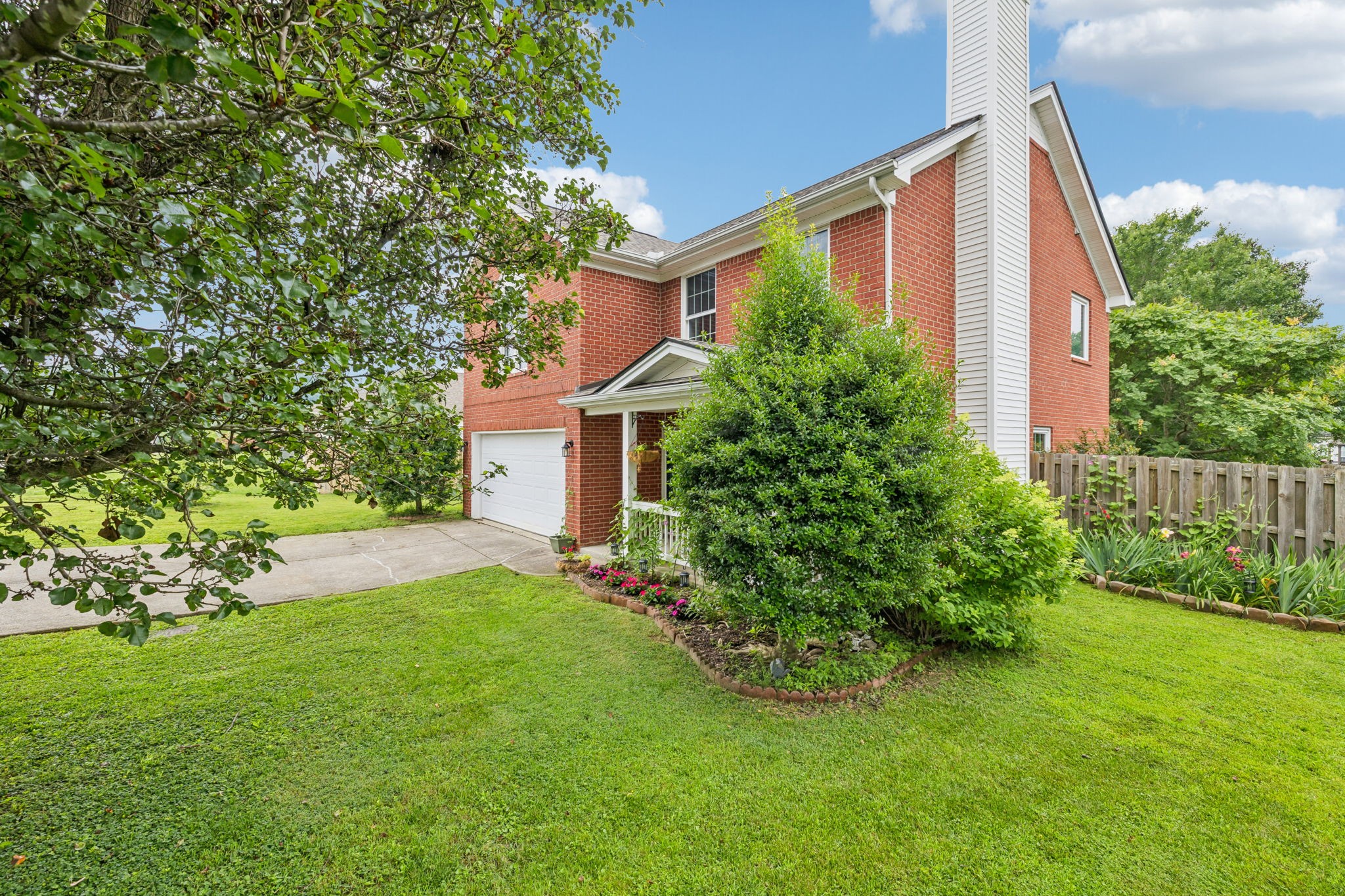 8244 Boone Trce