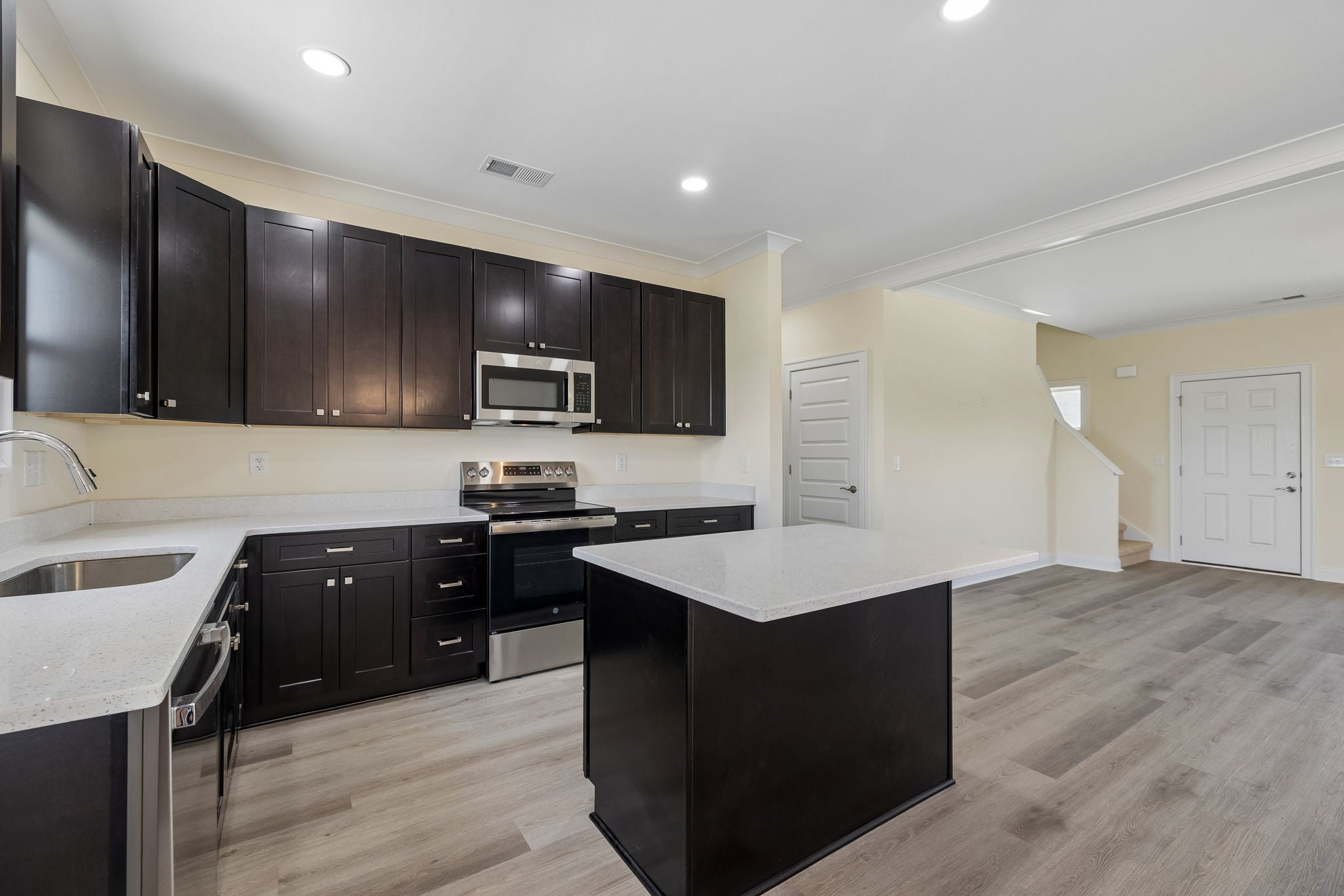 2212 Pickwick Place