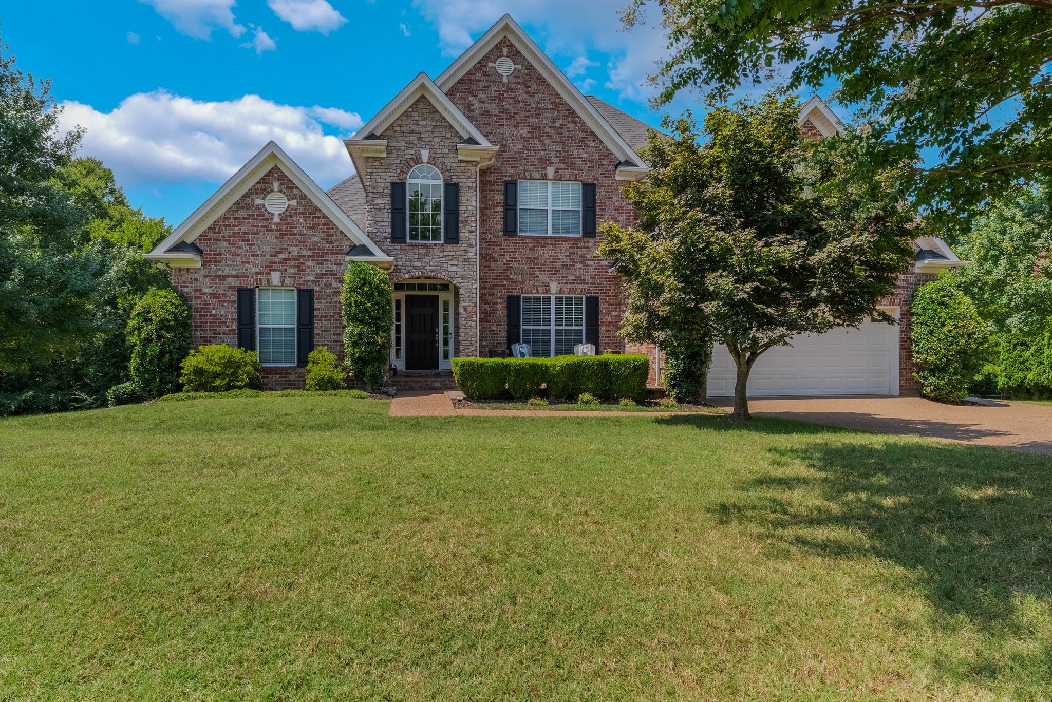 1544 Red Oak Ln