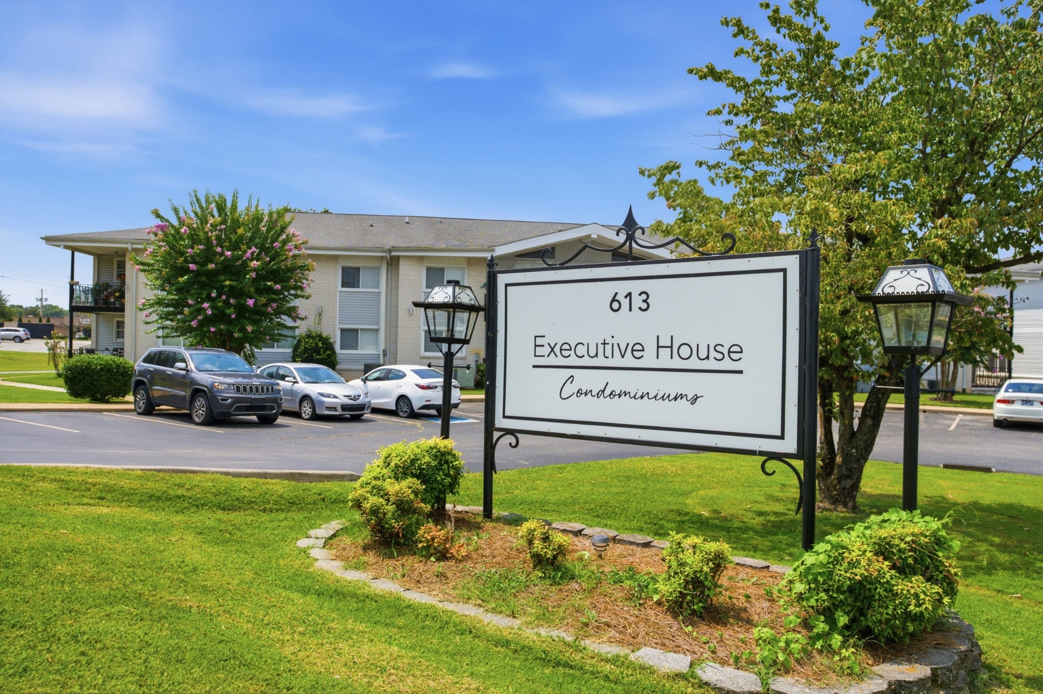 1-bed listing at 613 Hillsboro Rd C16, Franklin