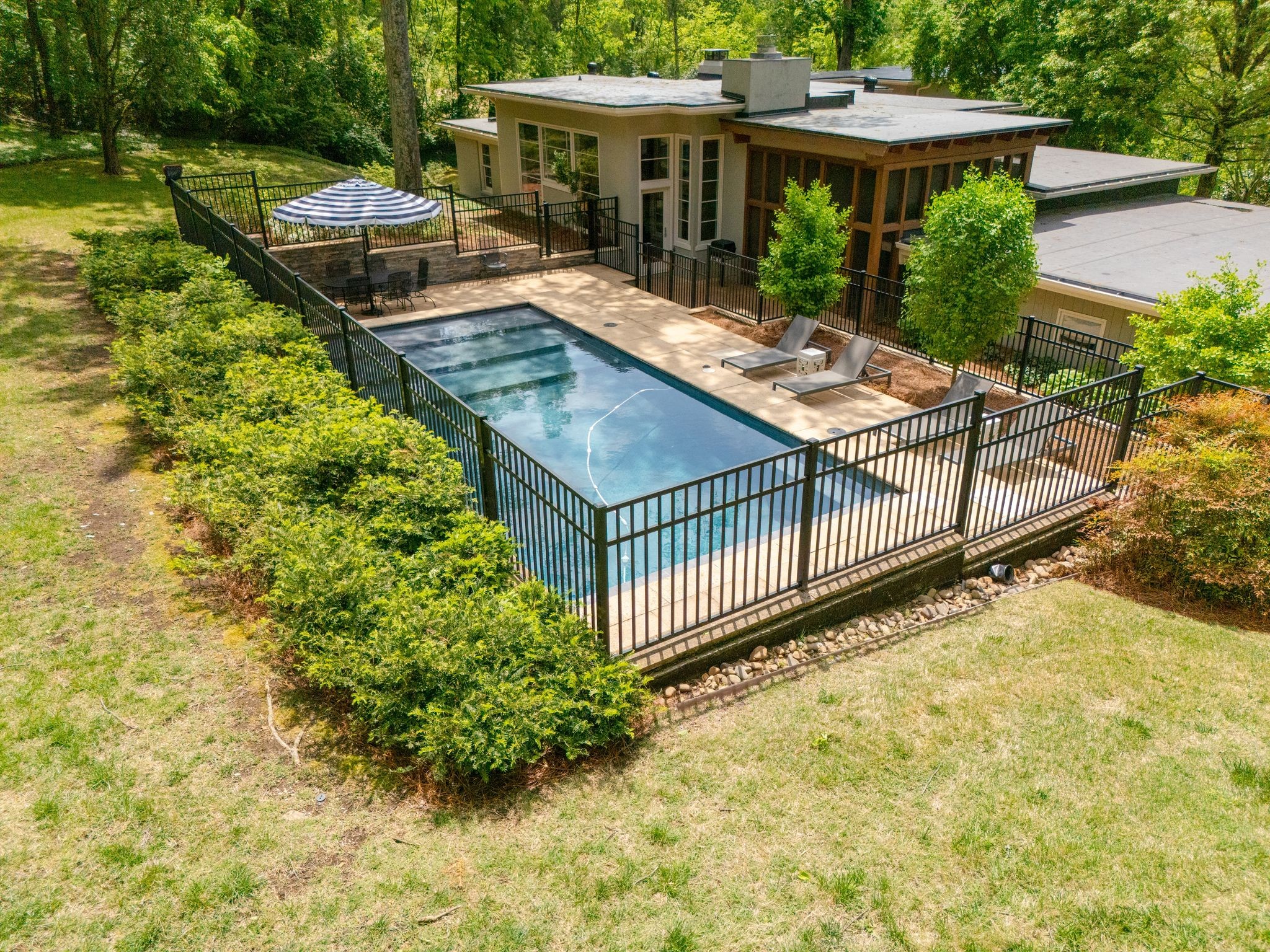 5134 Stanford Dr