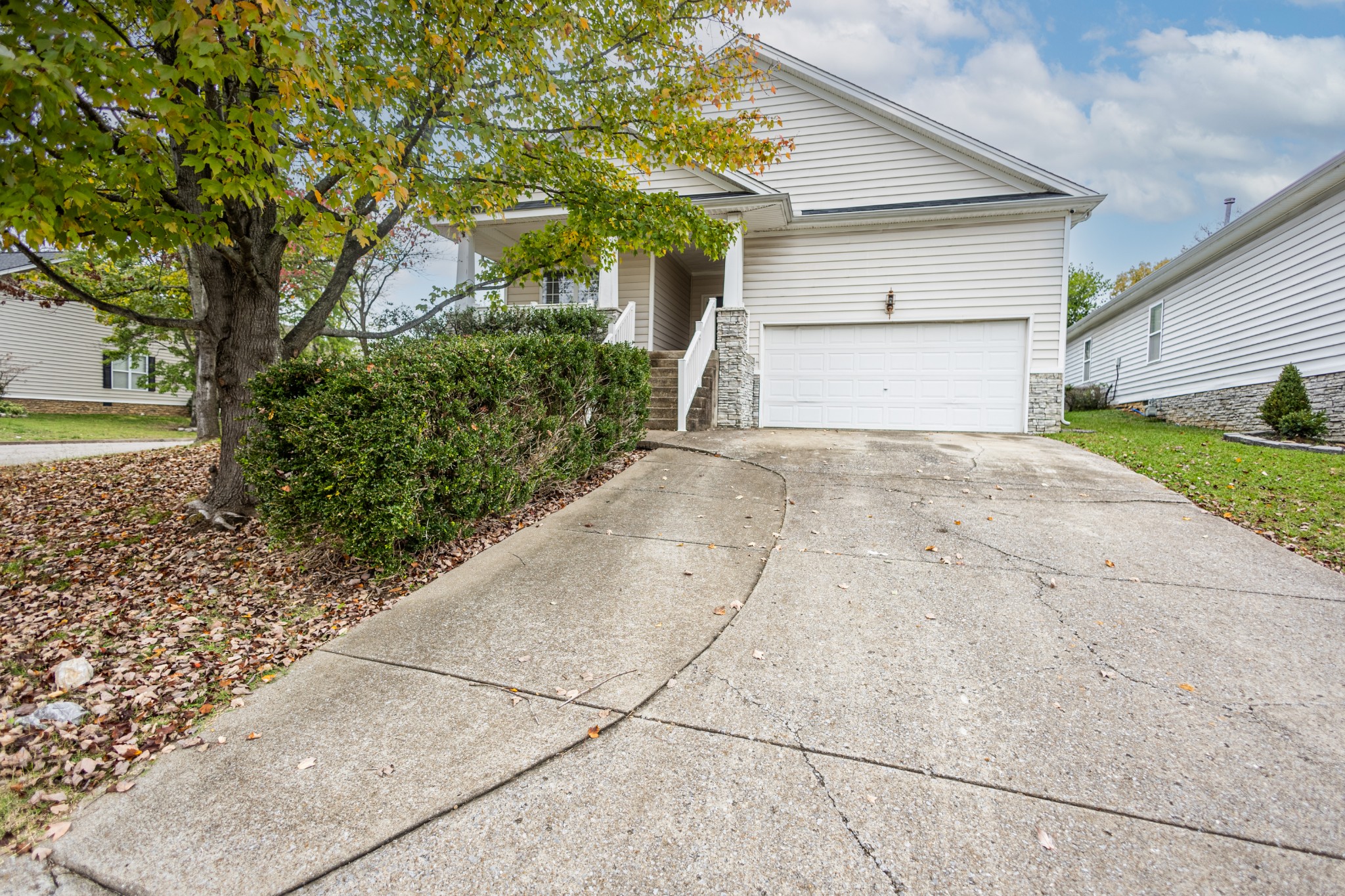 Search Listings 1 1945 Deep Woods Trl
