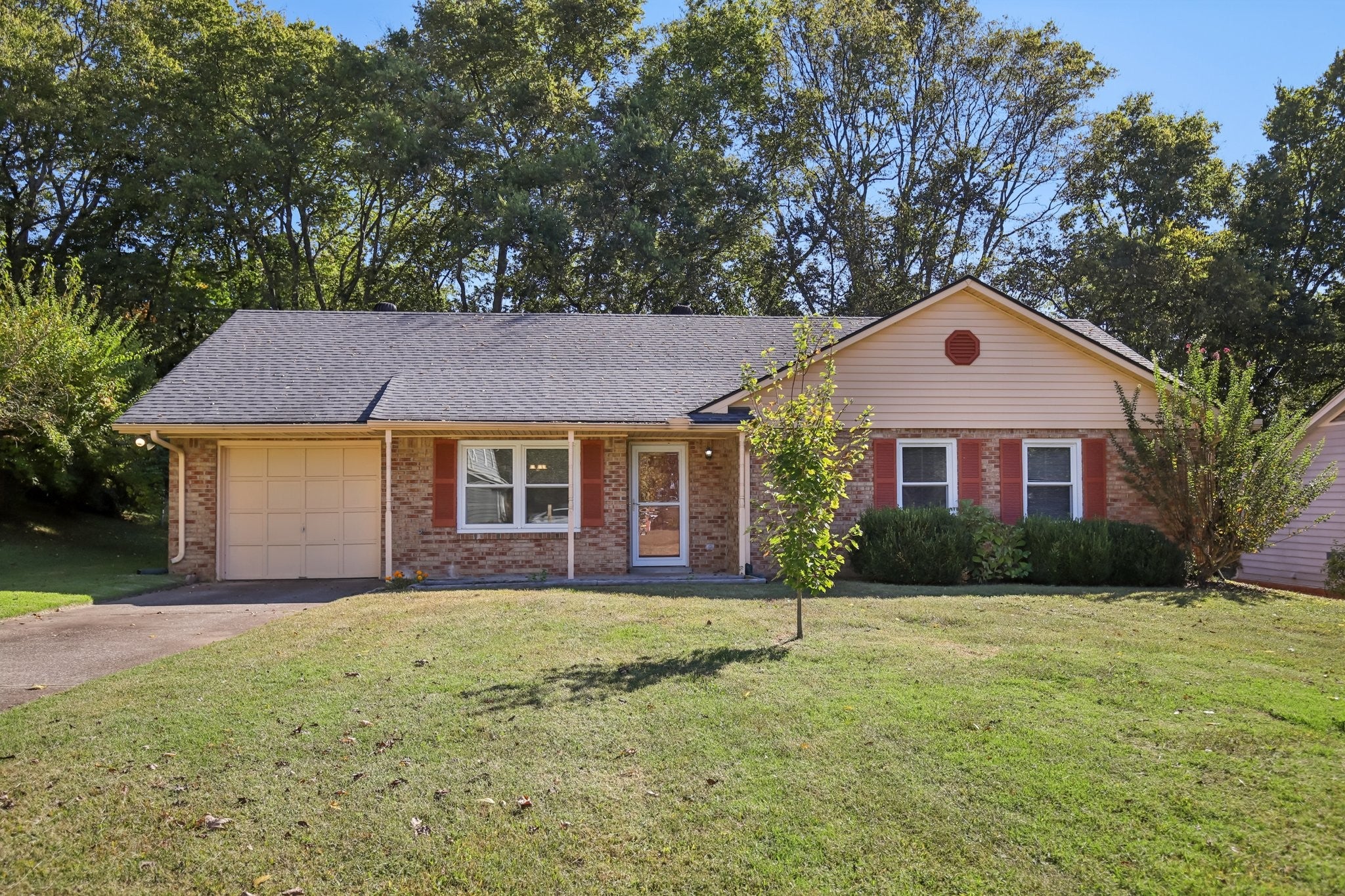 3-bed home at 112 Ridgemont Pl, Franklin, sold October 28, 2025