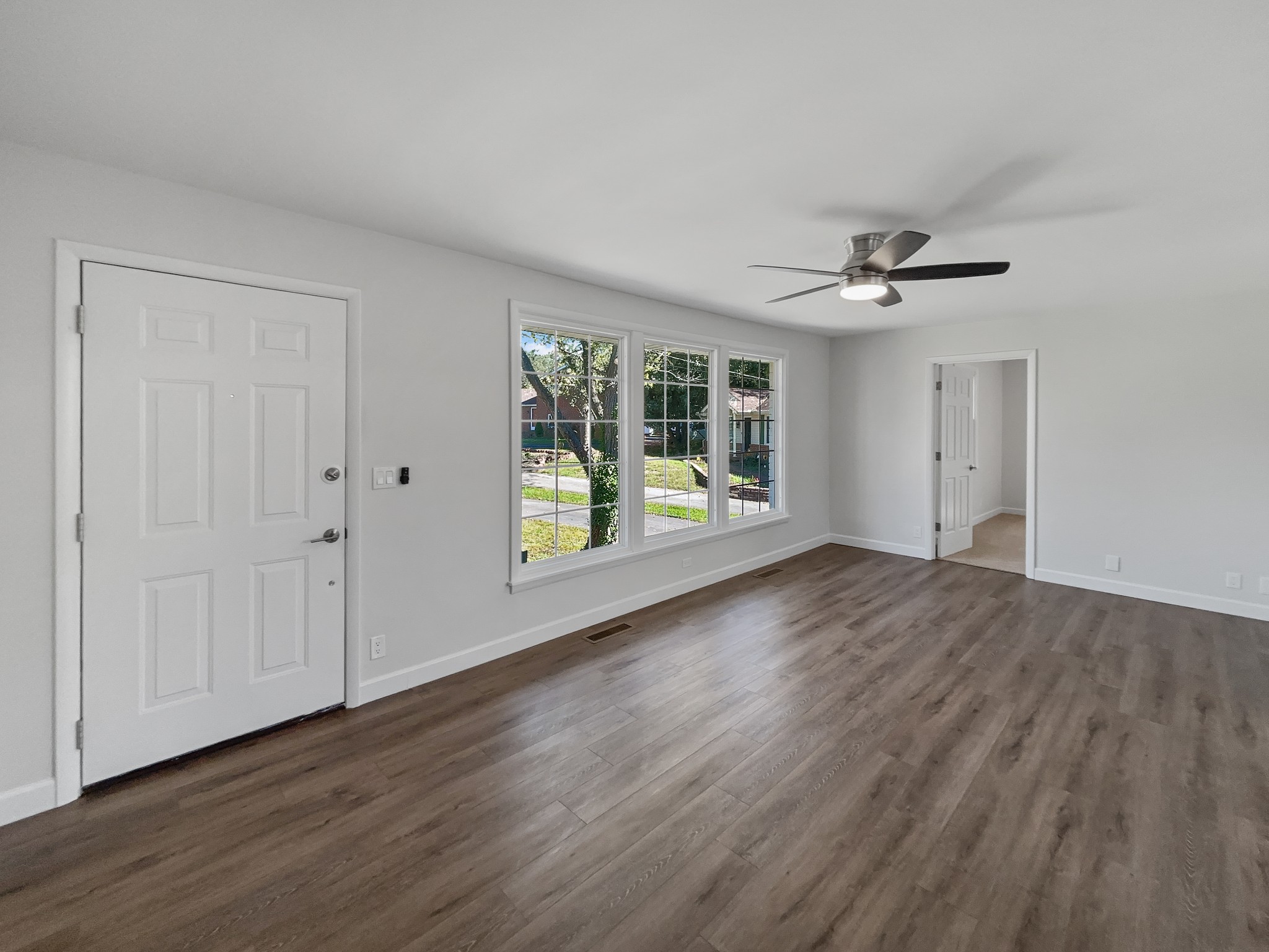 916 Cointreau Dr