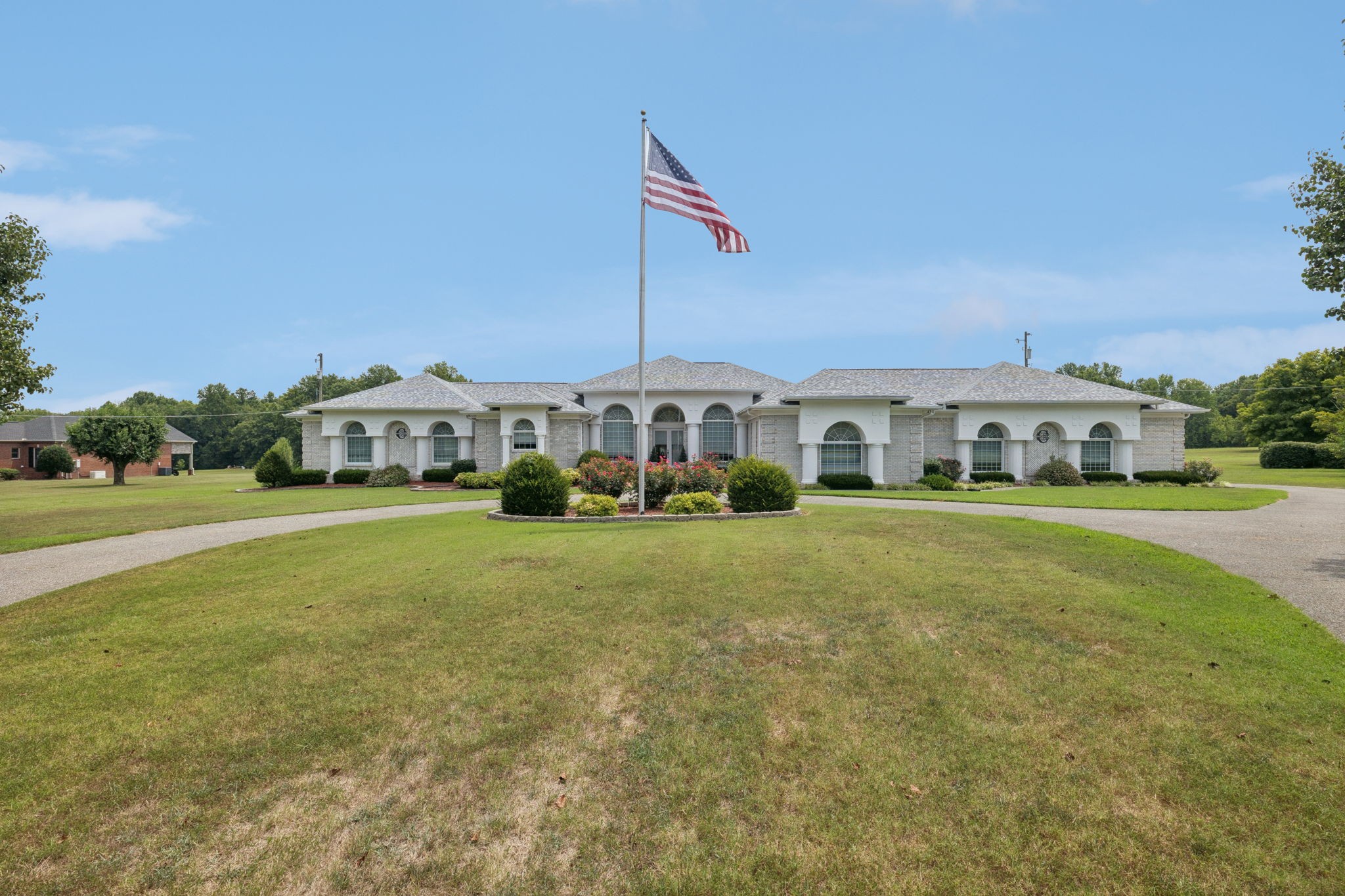 5932 Clarksville Pike