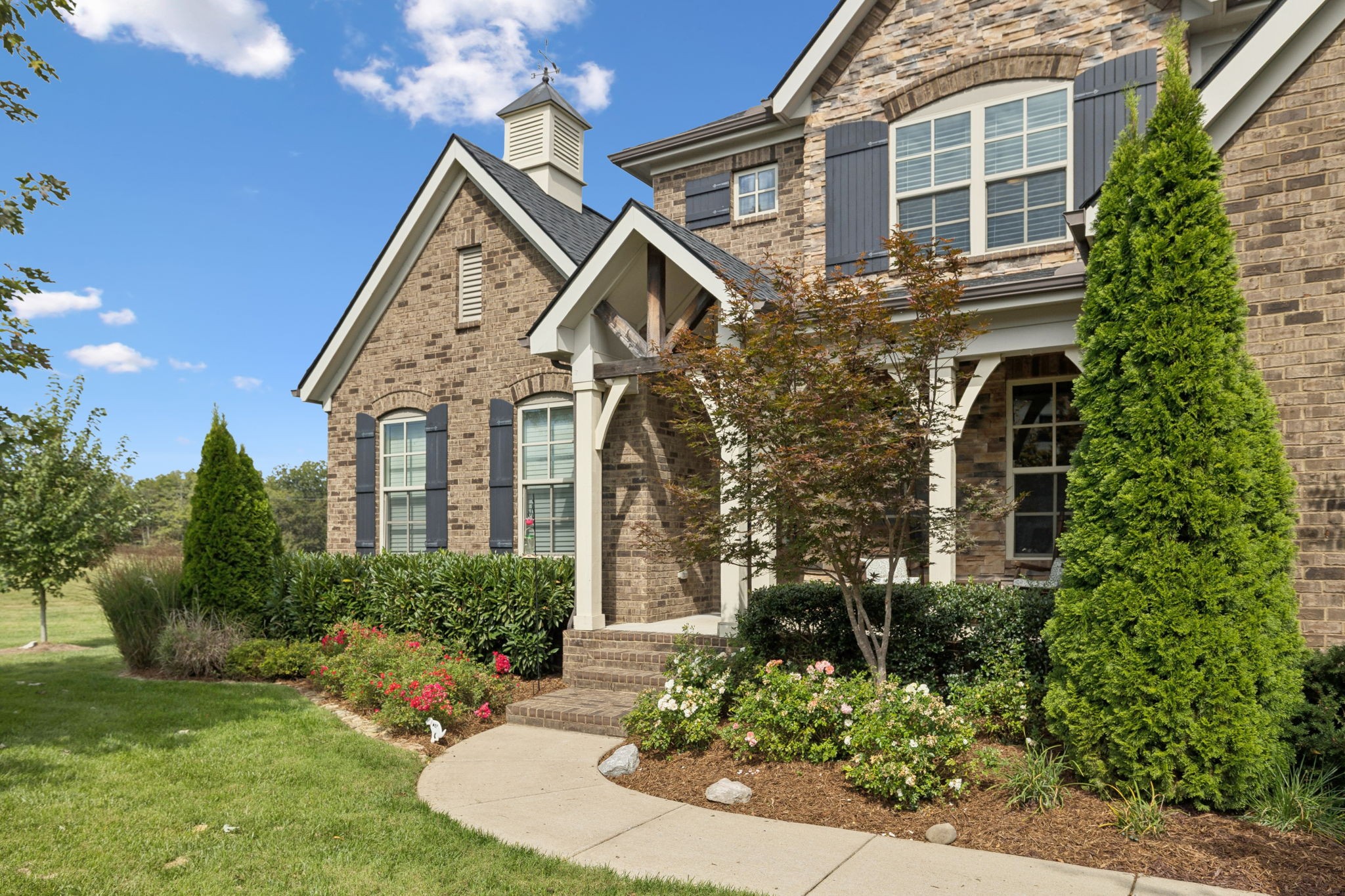 3632 Robbins Nest Rd