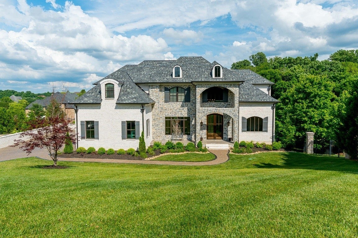 7-bed listing at 1252 Morning Glory Ct, Brentwood
