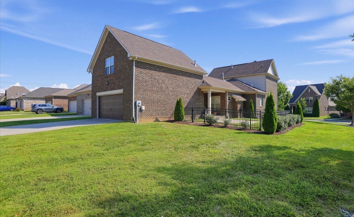 1099 Paddock Park Cir